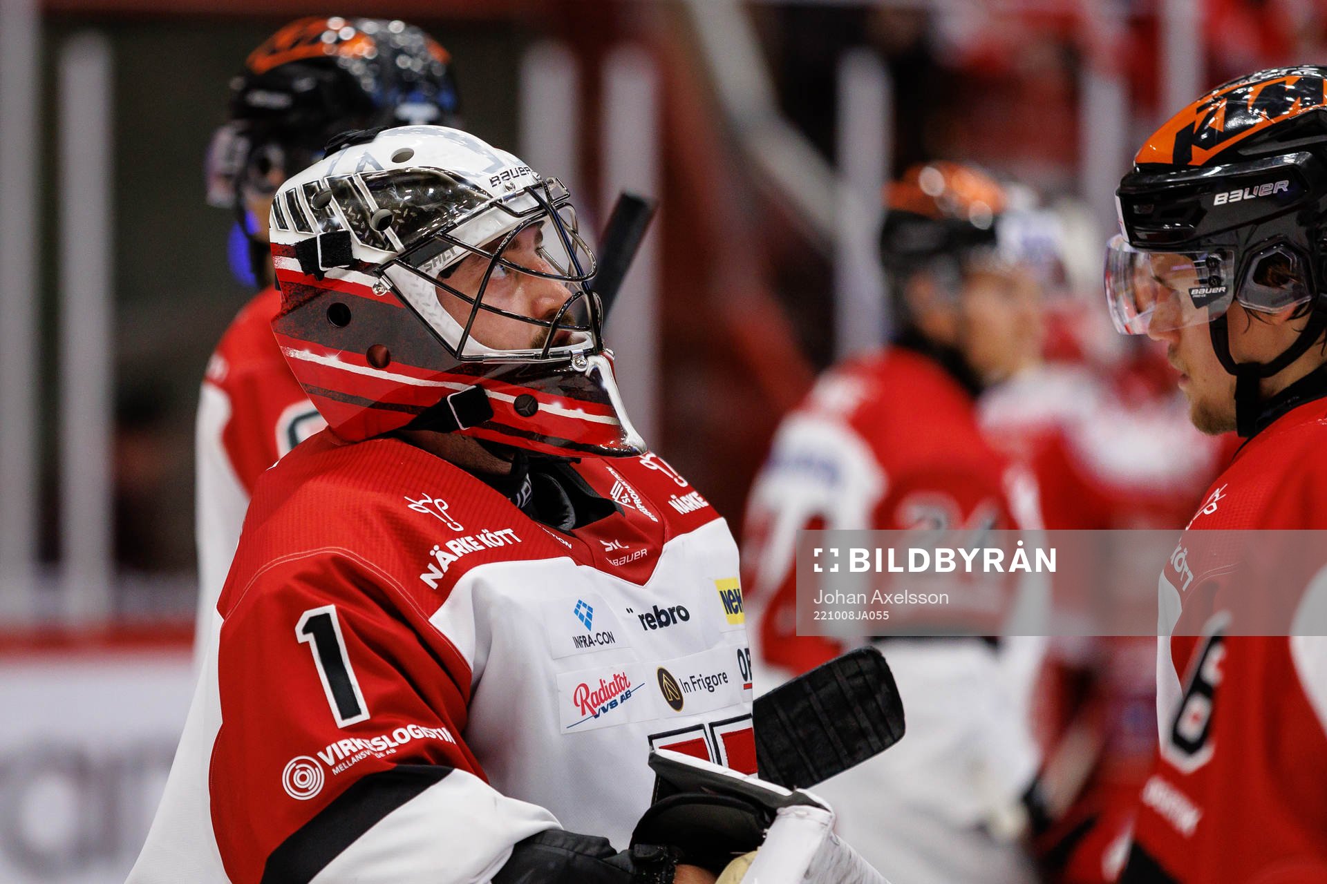 Örebros målvakt Jhonas Enroth deppar