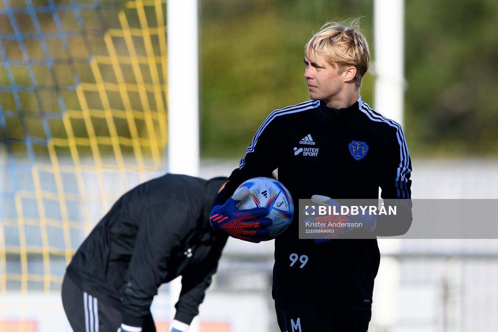 Falkenbergs målvakt Axel Ekroth före fotbollsmatchen i