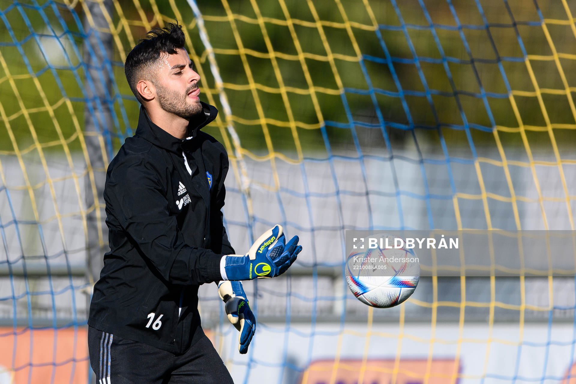 Falkenbergs målvakt Nadeem Omar före fotbollsmatchen i