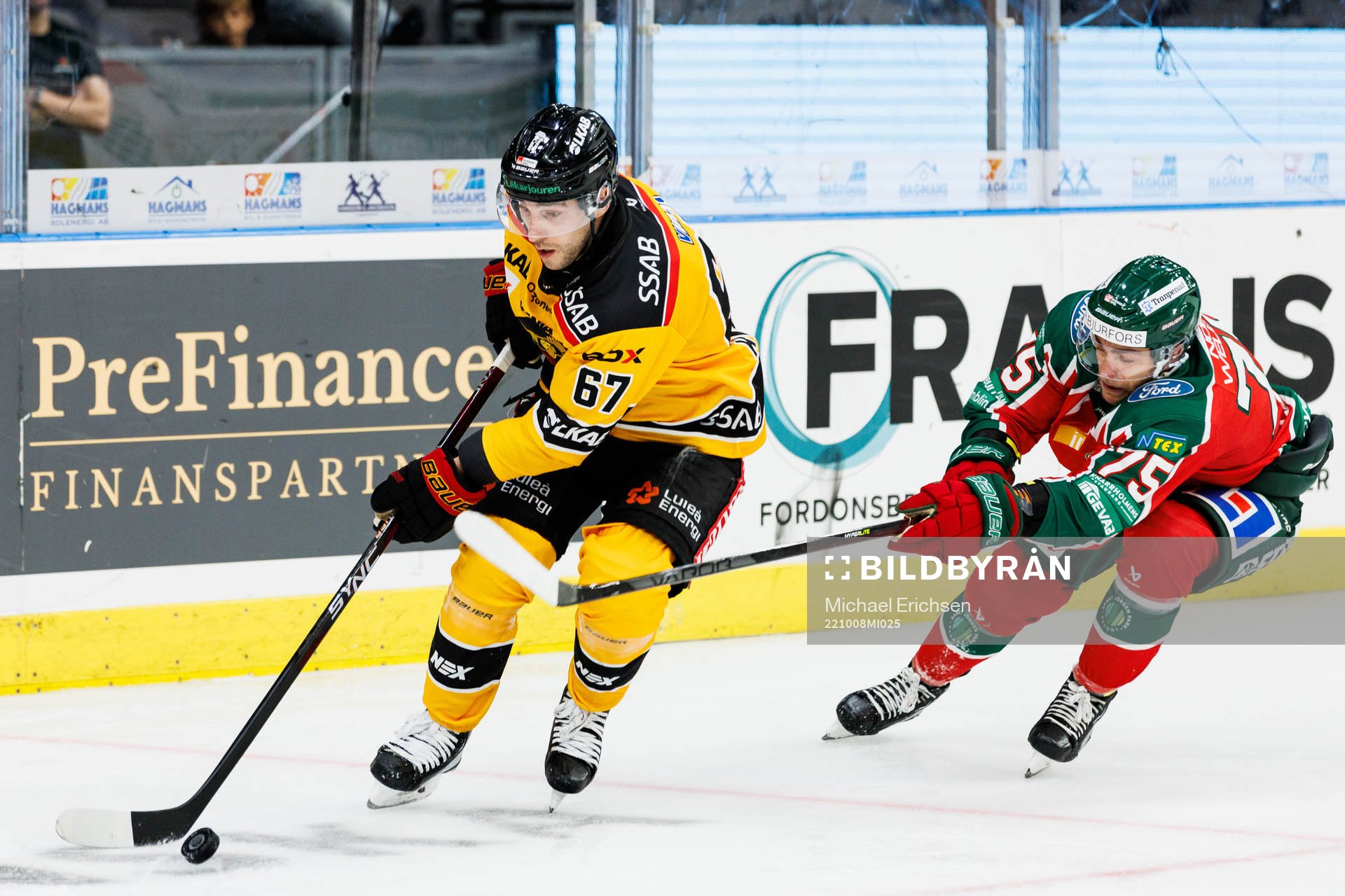 Luleås Konstantin Komarek och Frölundas Radan Lenc