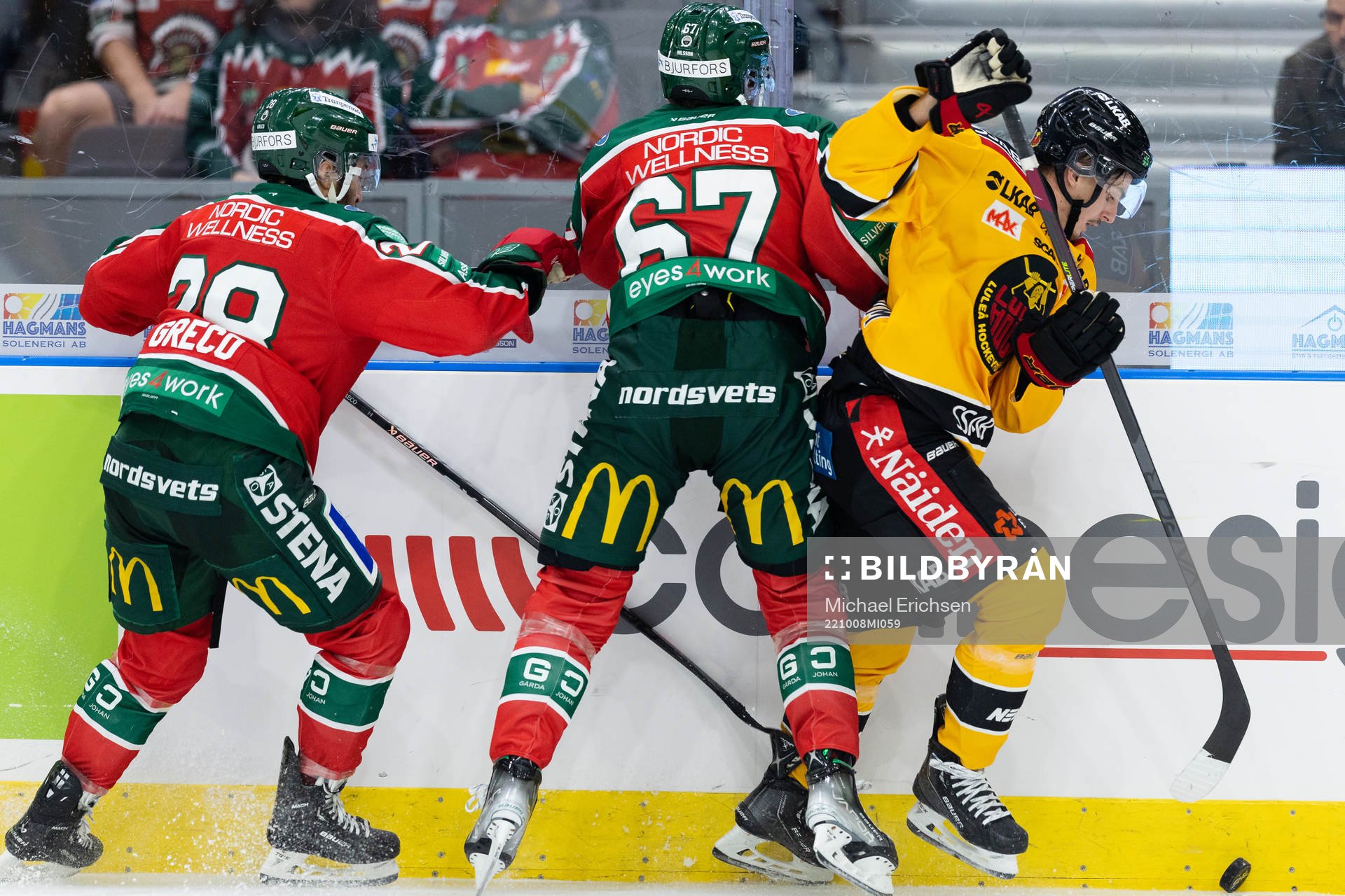 Frölundas Anthony Greco och Jacob Nilsson mot Luleås Isac