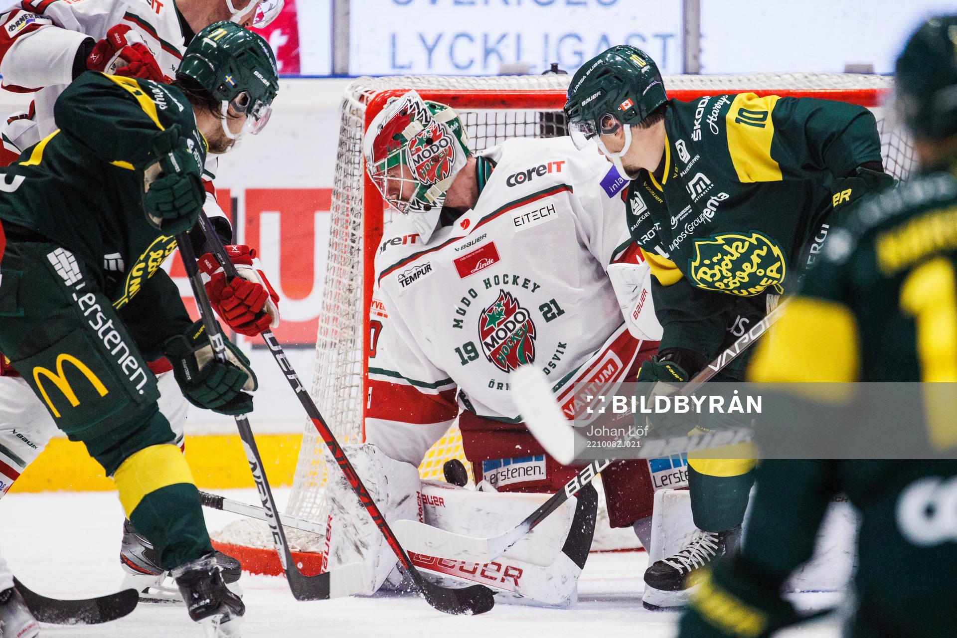 Modos målvakt Krister Gudlevskis släpper in 3-0 av