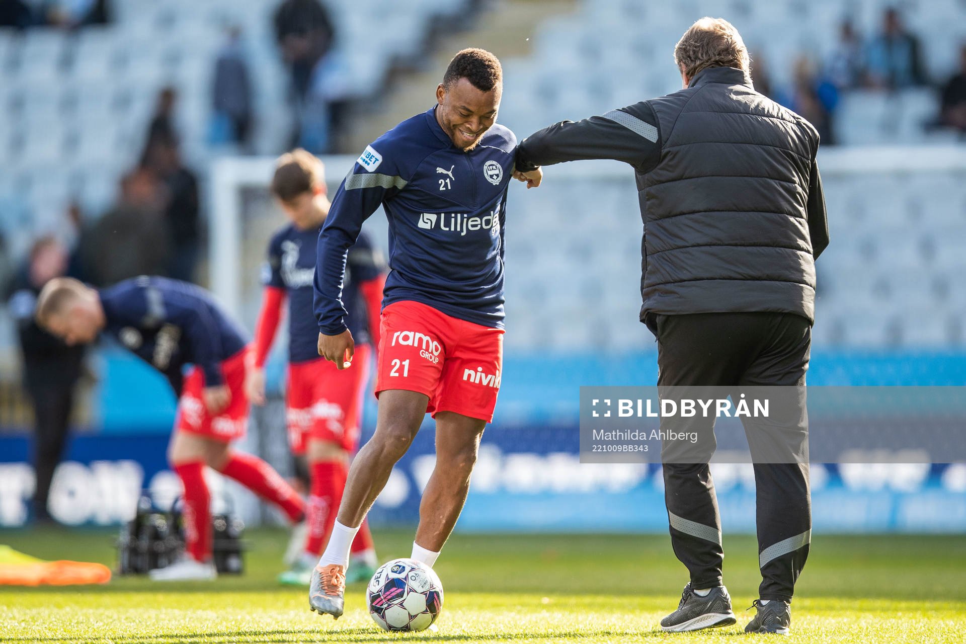 Värnamos Abdussalam Magashy och assisterande tränare