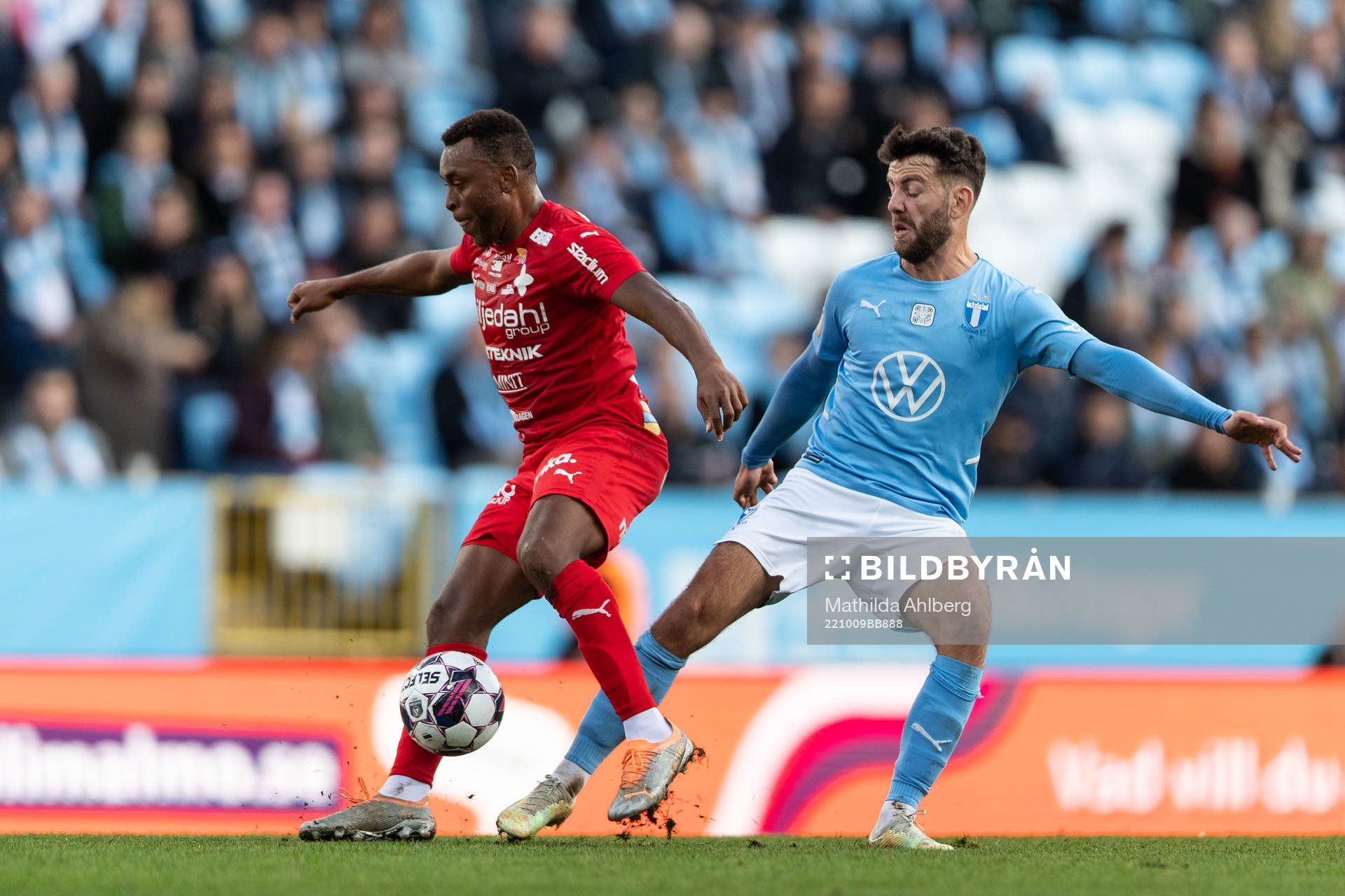 Värnamos Abdussalam Magashy och Malmö FFs Erdal Rakip