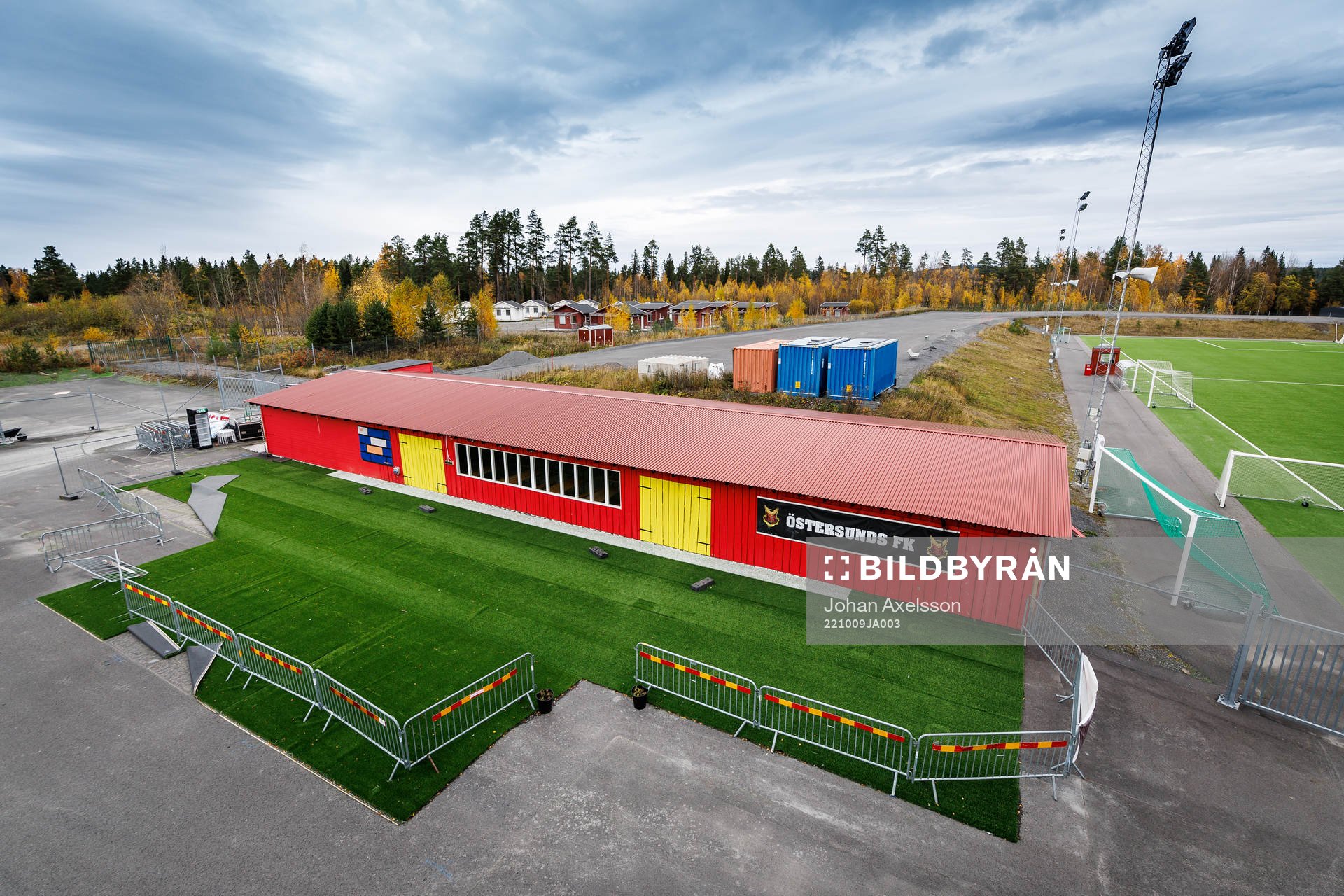 En av restaurangbyggnaden på Jämtkraft Arena