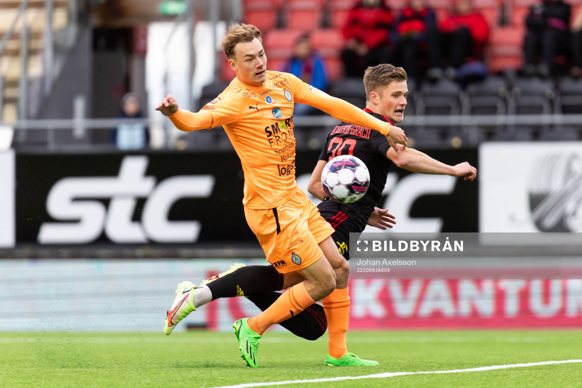 AFC Eskilstunas Anton Ekeroth och Östersunds Sebastian