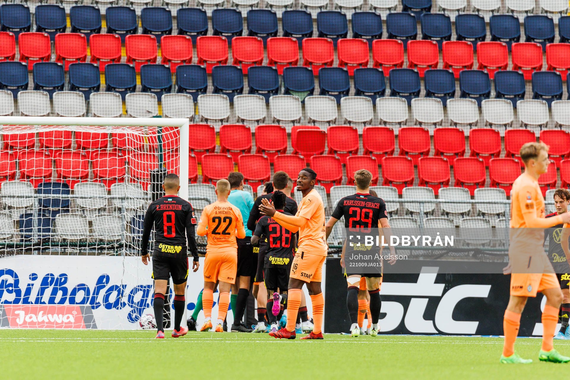 Tumult framför Östersunds målvakt Aly Keita