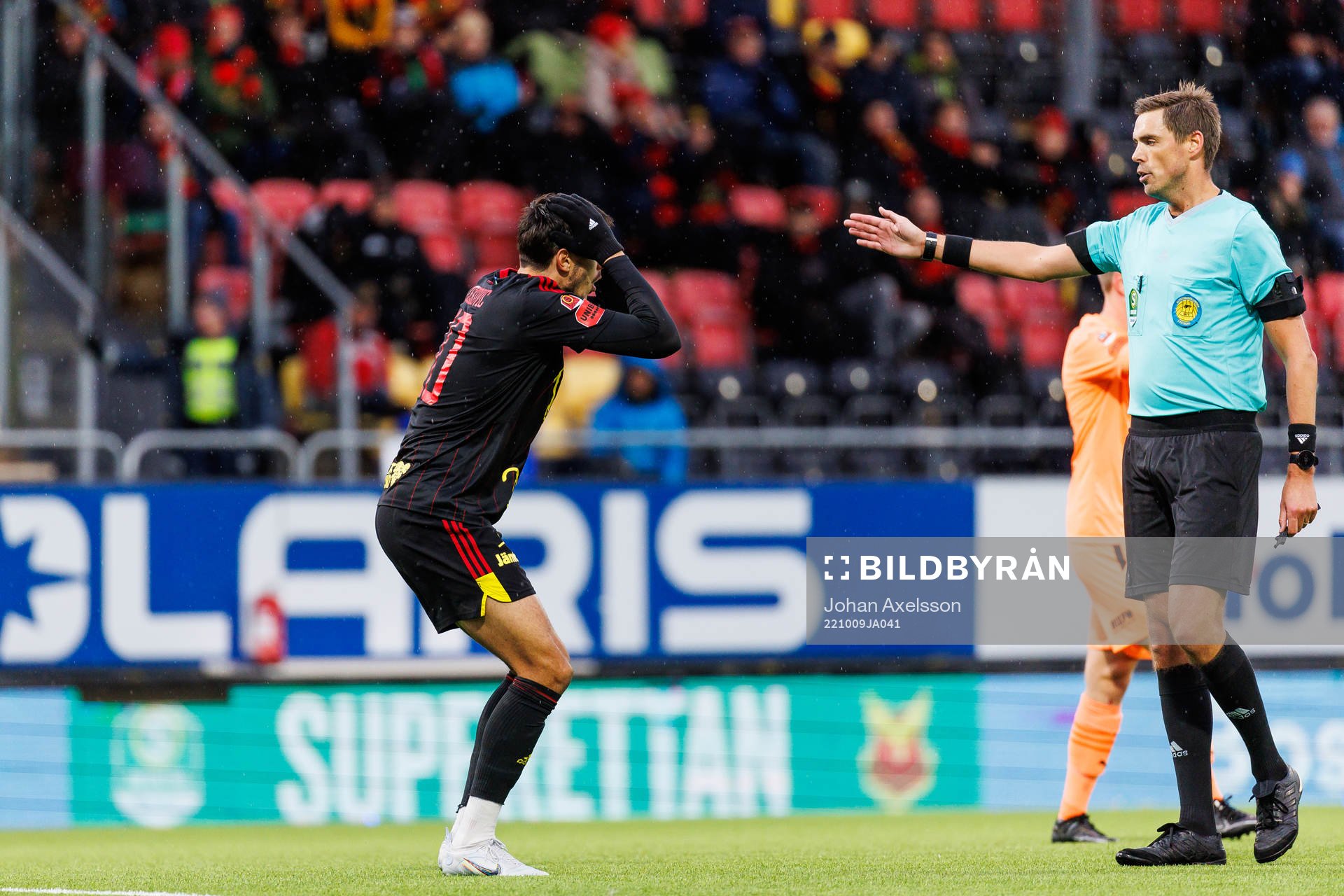 Östersunds Sadmir Zekovic deppar
