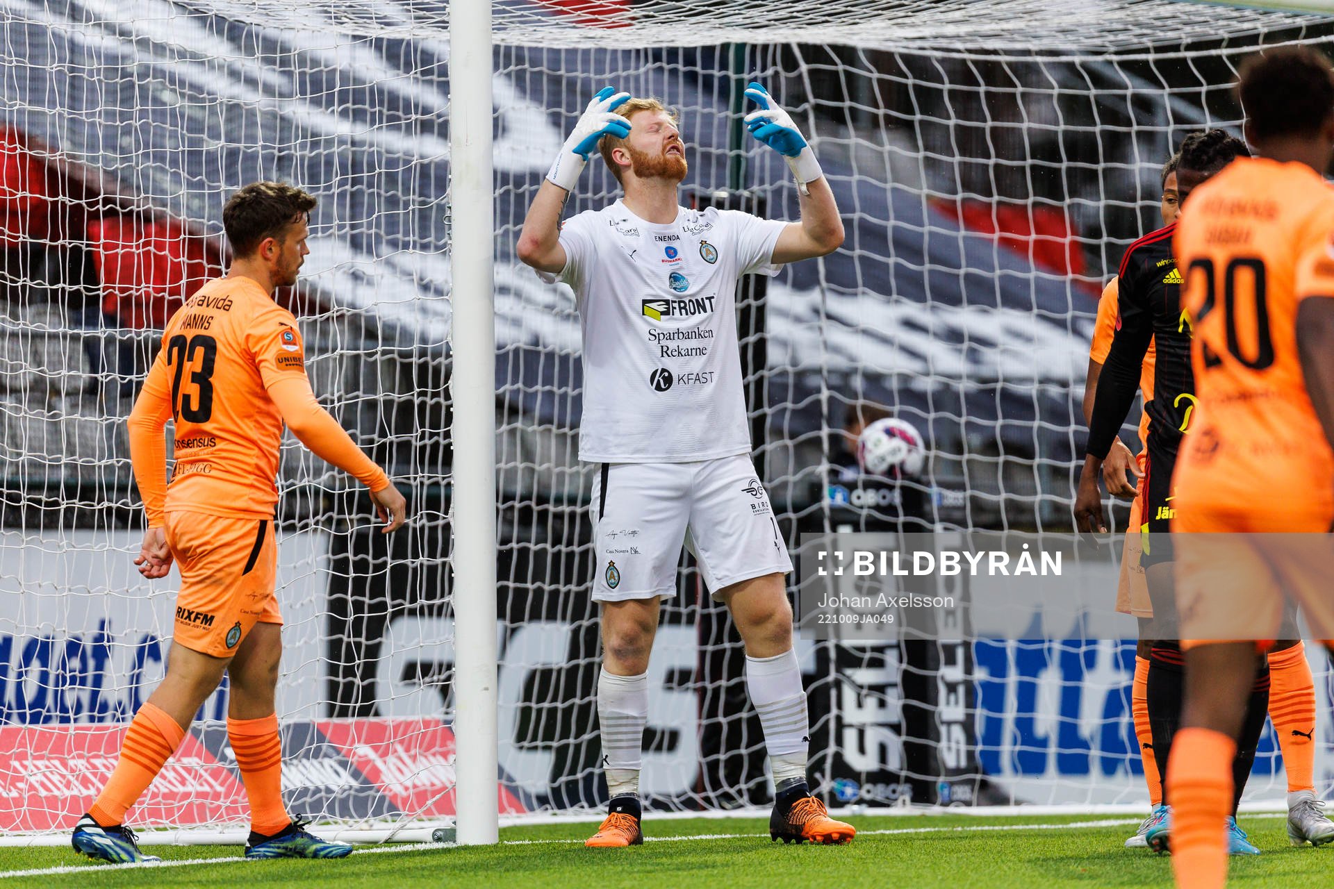 AFC Eskilstunas målvakt Nick Wolters deppar