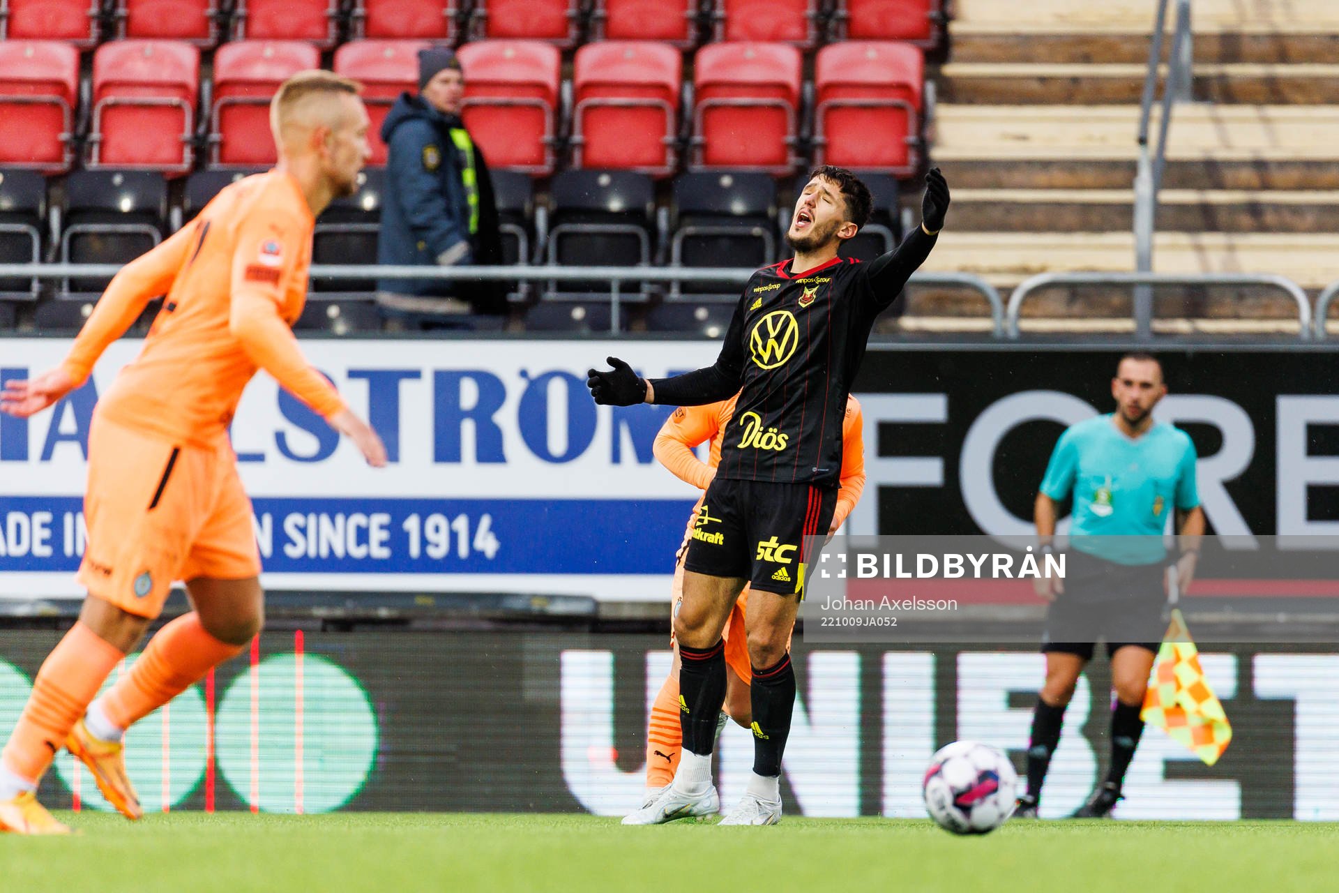 Östersunds Sadmir Zekovic deppar