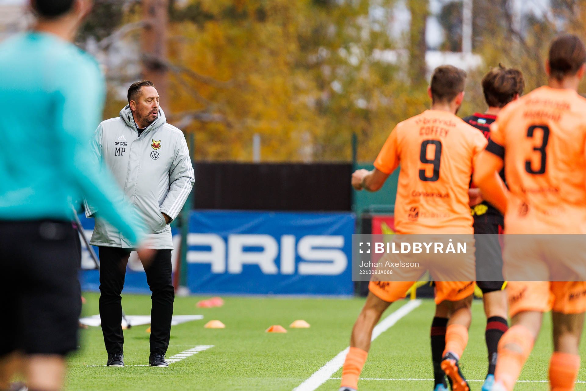 Östersunds tränare Magnus Powell deppar