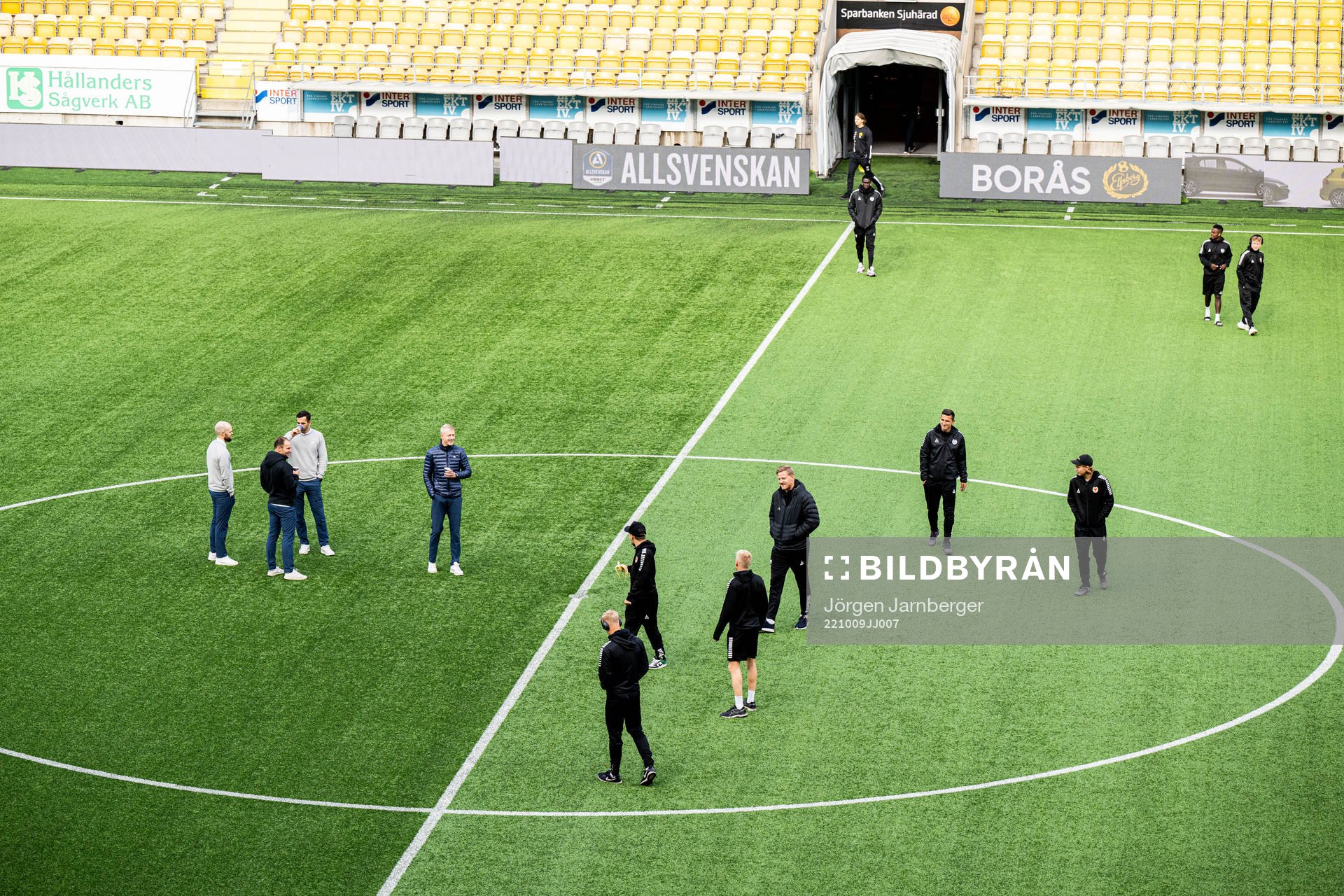 Kalmars spelare känner på mattan