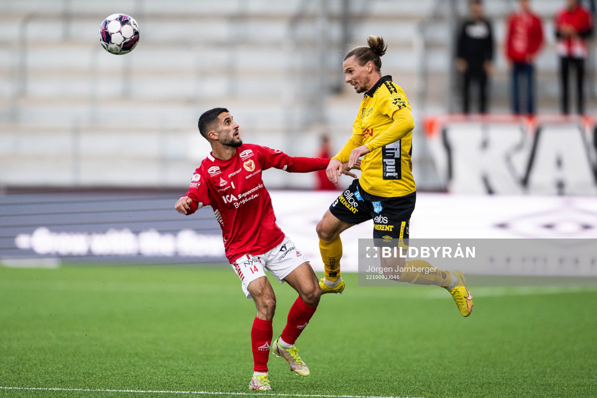 Kalmars Noah Shamoun och Elfsborgs Niklas Hult