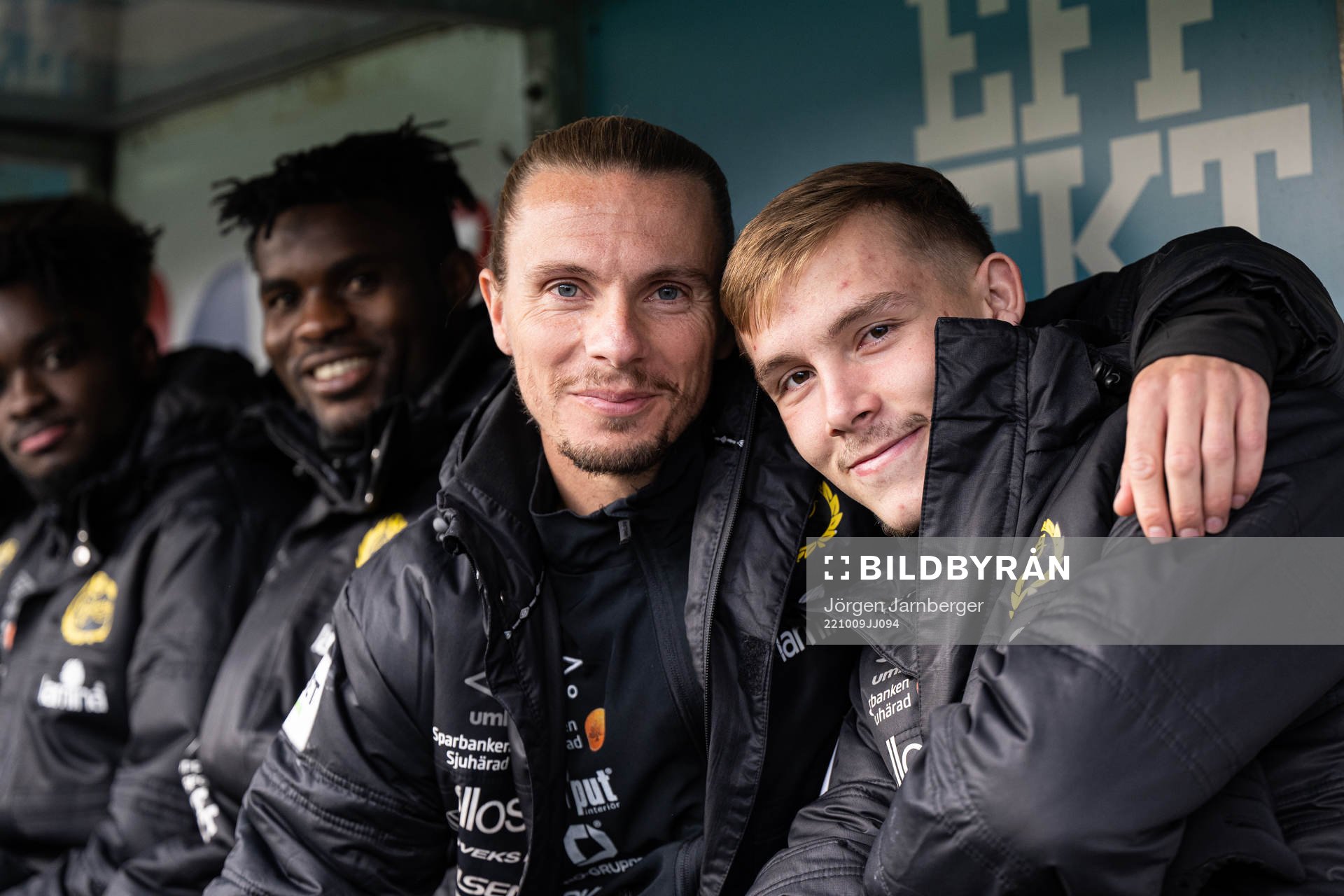Elfsborgs Niklas Hult och Jacob Ondrejka på bänken
