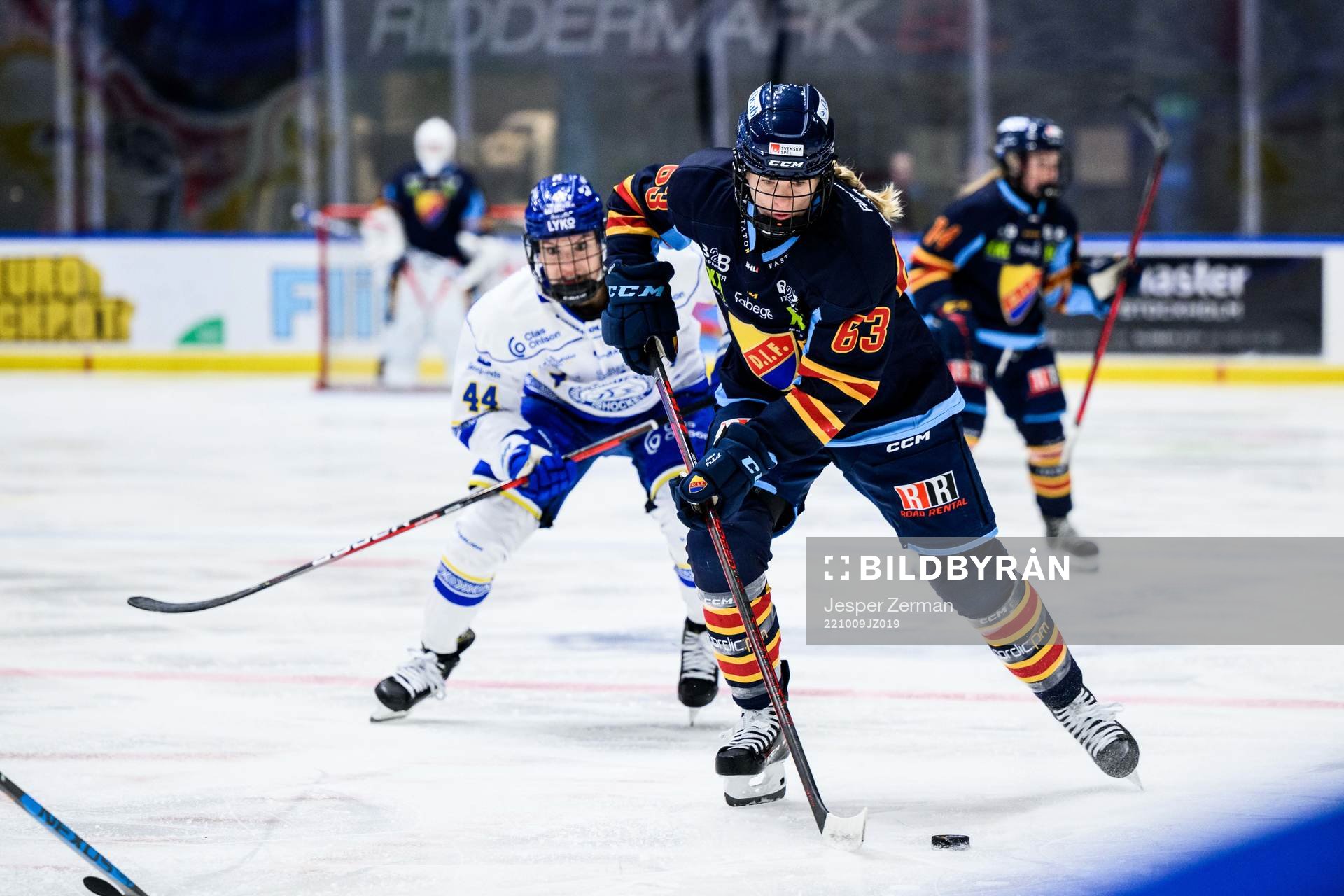 Djurgårdens Josefine Jakobsen och Leksands Bernadette Karpf