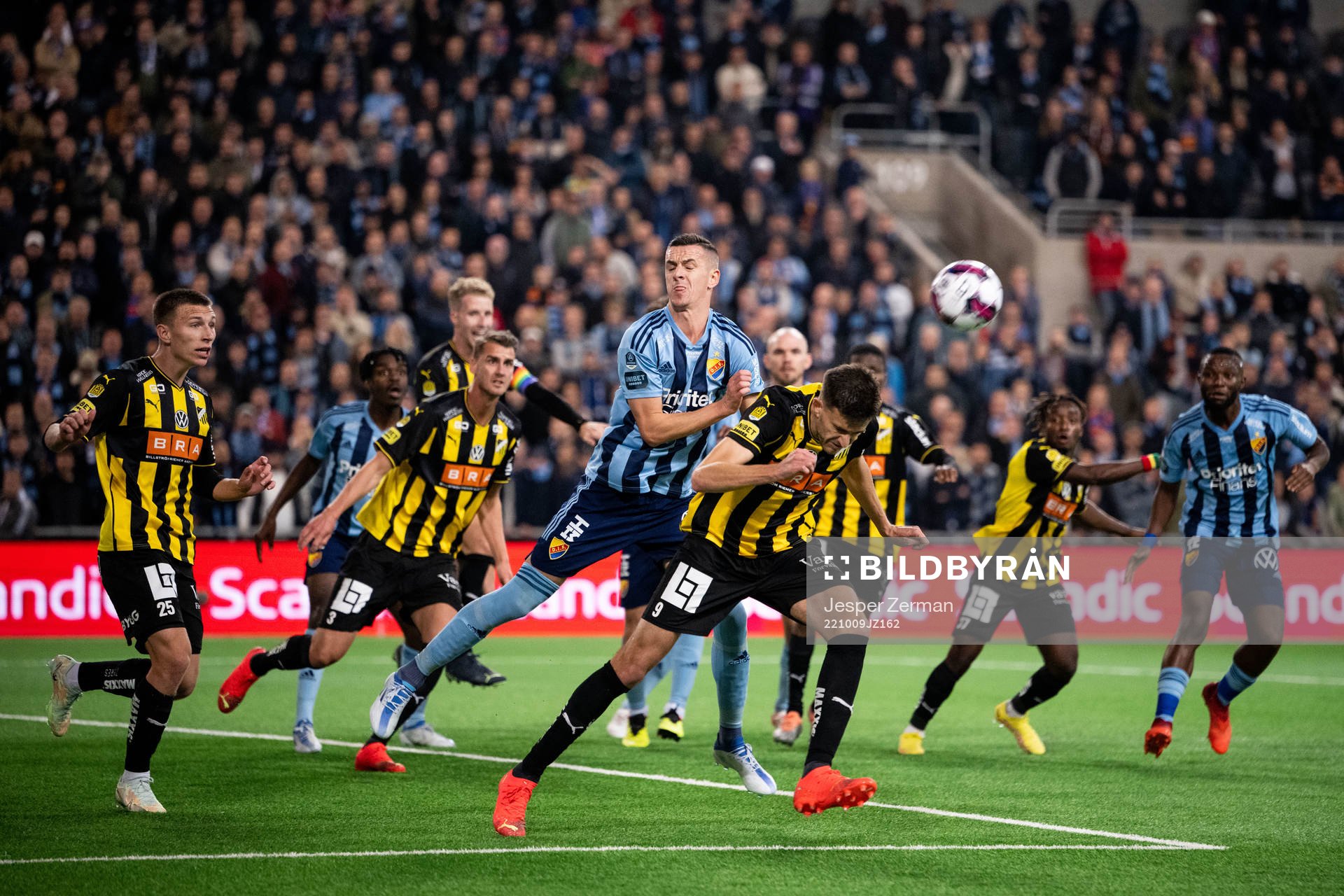 Djurgårdens Haris Radetinac och Häckens Alexander