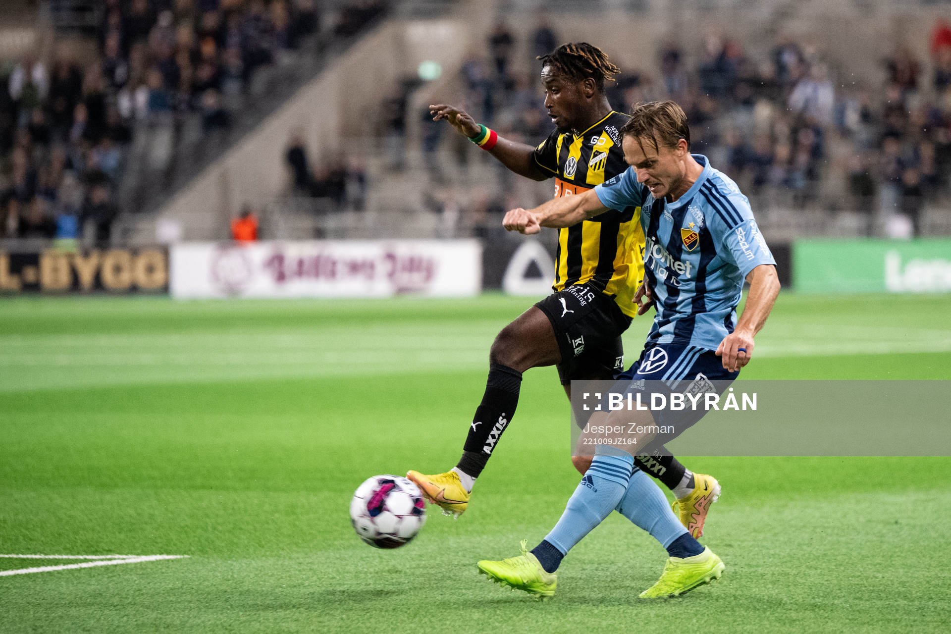 Häckens Ibrahim Sadiq och Djurgårdens Pierre Bengtsson