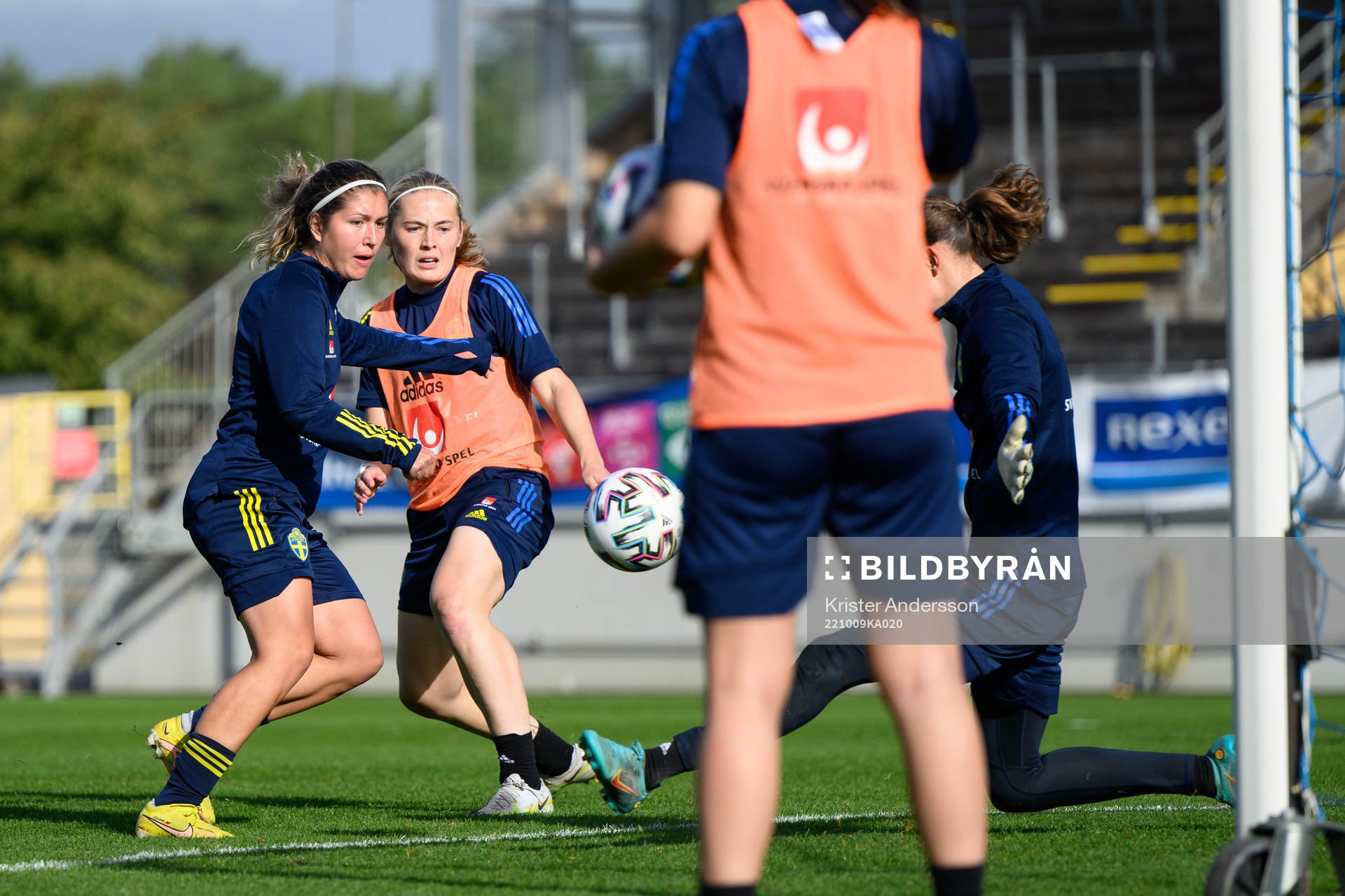 Loreta Kullashi och Paulina Nyström