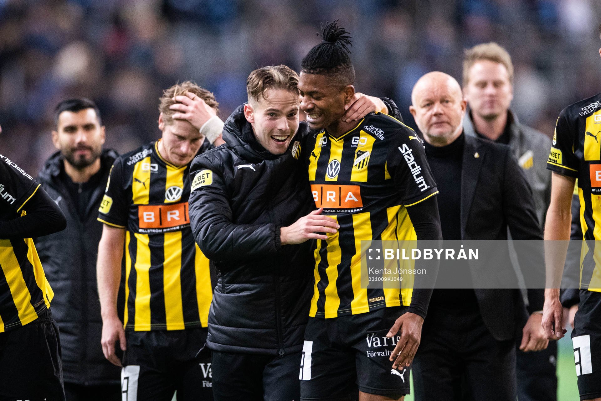 Häckens Lars Olden Larsen jublar
