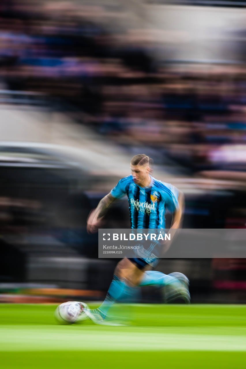Panorering av Djurgårdens Victor Edvardsen