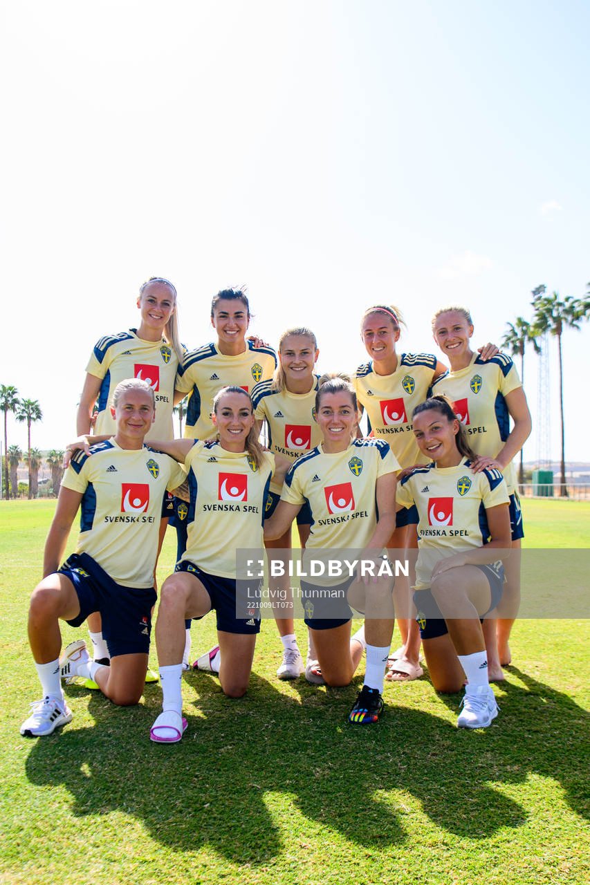 Amanda Ilestedt, goalkeeper Zecira Musovic, Amanda Nilden,
