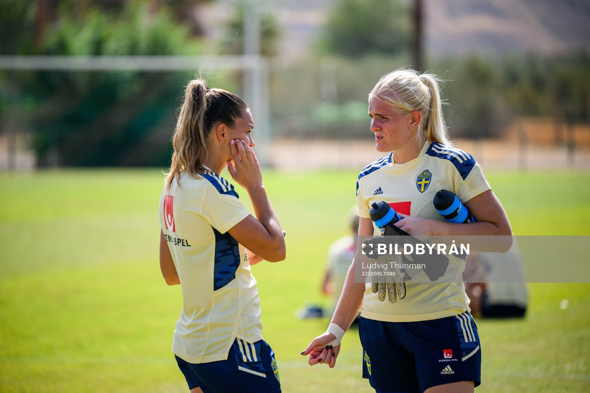 Johanna Rytting Kaneryd and goalkeeper Emma Holmgren of the