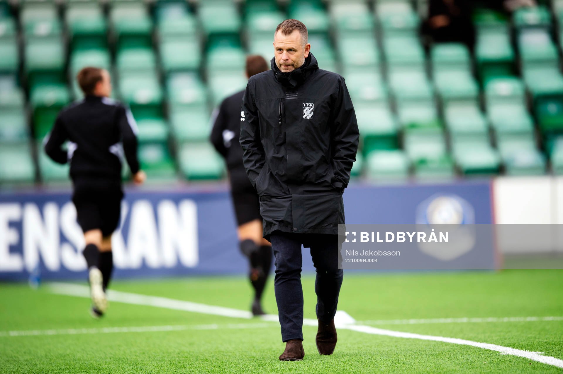 IFK Göteborgs tränare Mikael Stahre under fotbollsmatchen i Allsvenskan mellan GIF Sundsvall och IFK Göteborg den 9 oktober 2022 i Sundsvall.