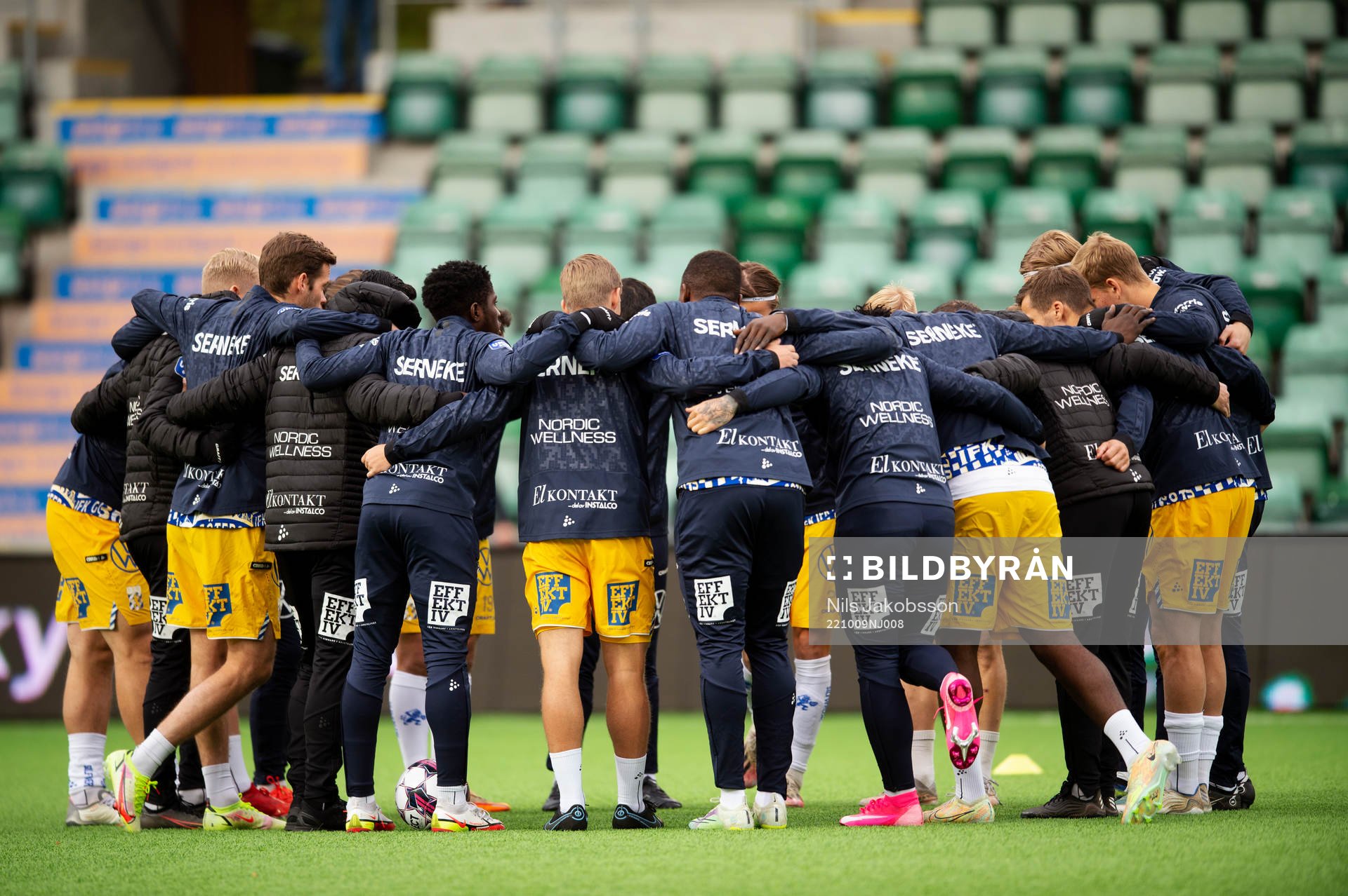 IFK Göteborgs spelare samlar sig innan fotbollsmatchen i Allsvenskan mellan GIF Sundsvall och IFK Göteborg den 9 oktober 2022 i Sundsvall.