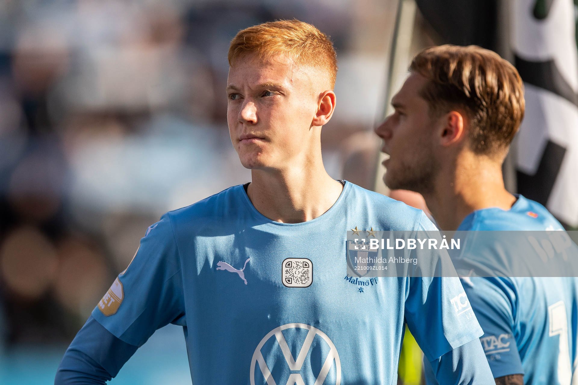 Malmö FFs Hugo Larsson införr fotbollsmatchen i