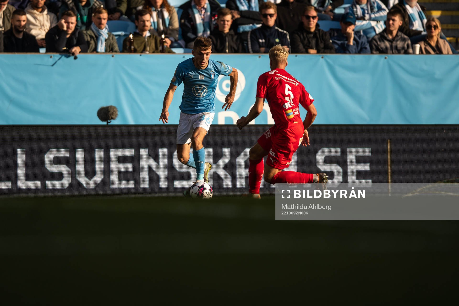 Malmö FFs Patriot Sejdiu och Värnamos Victor Larsson