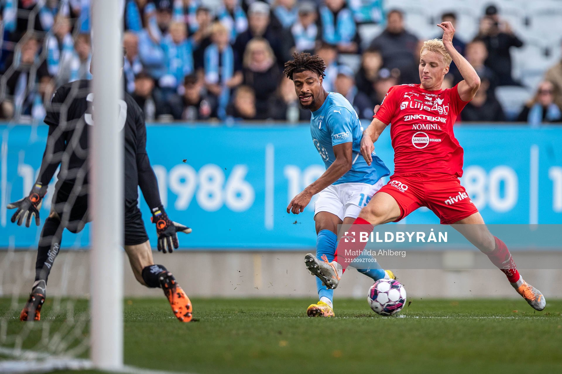 Malmö FFs Joseph Ceesay och Värnamos Victor Larsson
