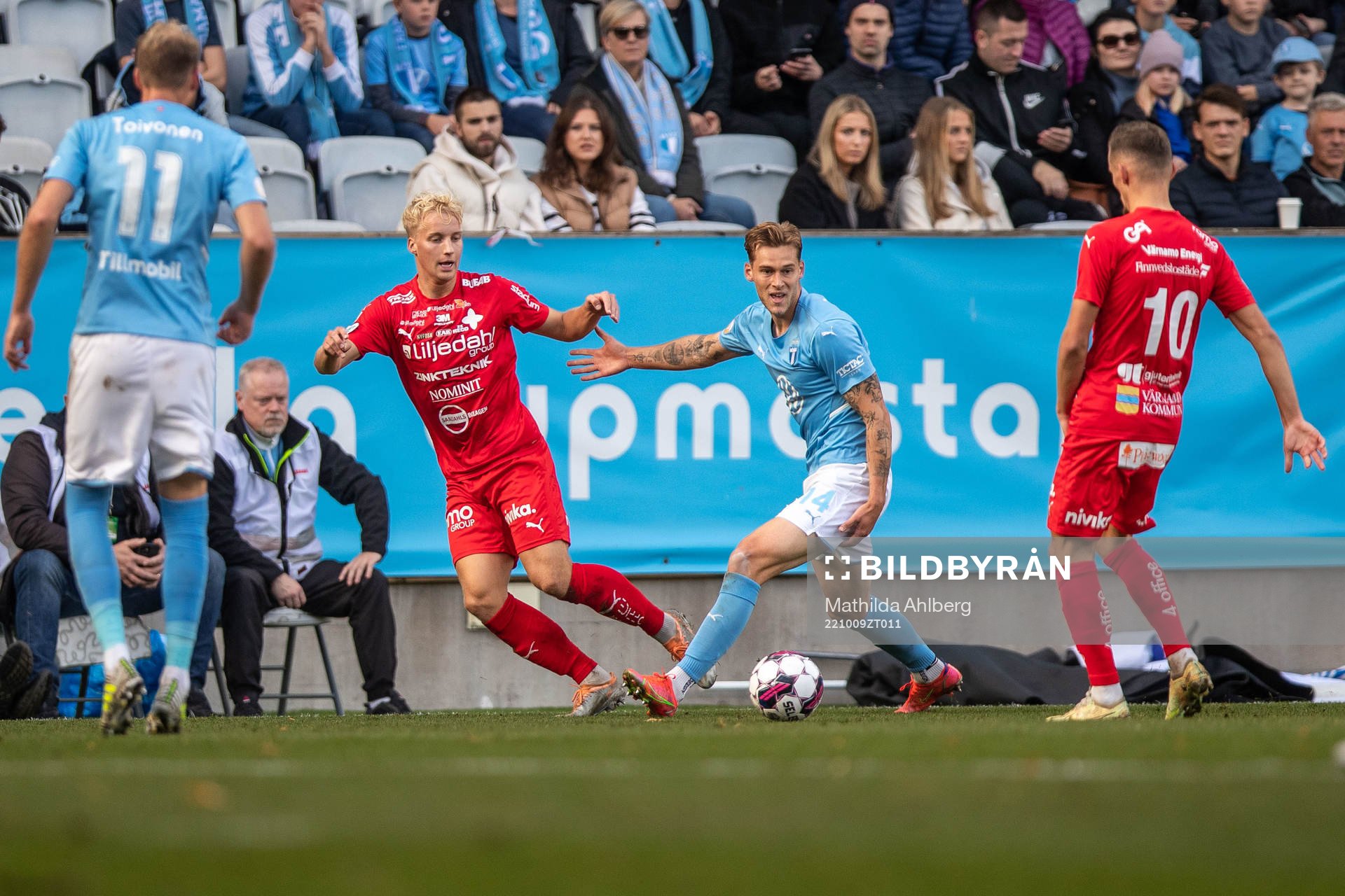 Värnamos Victor Larsson och Malmö FFs Felix Beijmo
