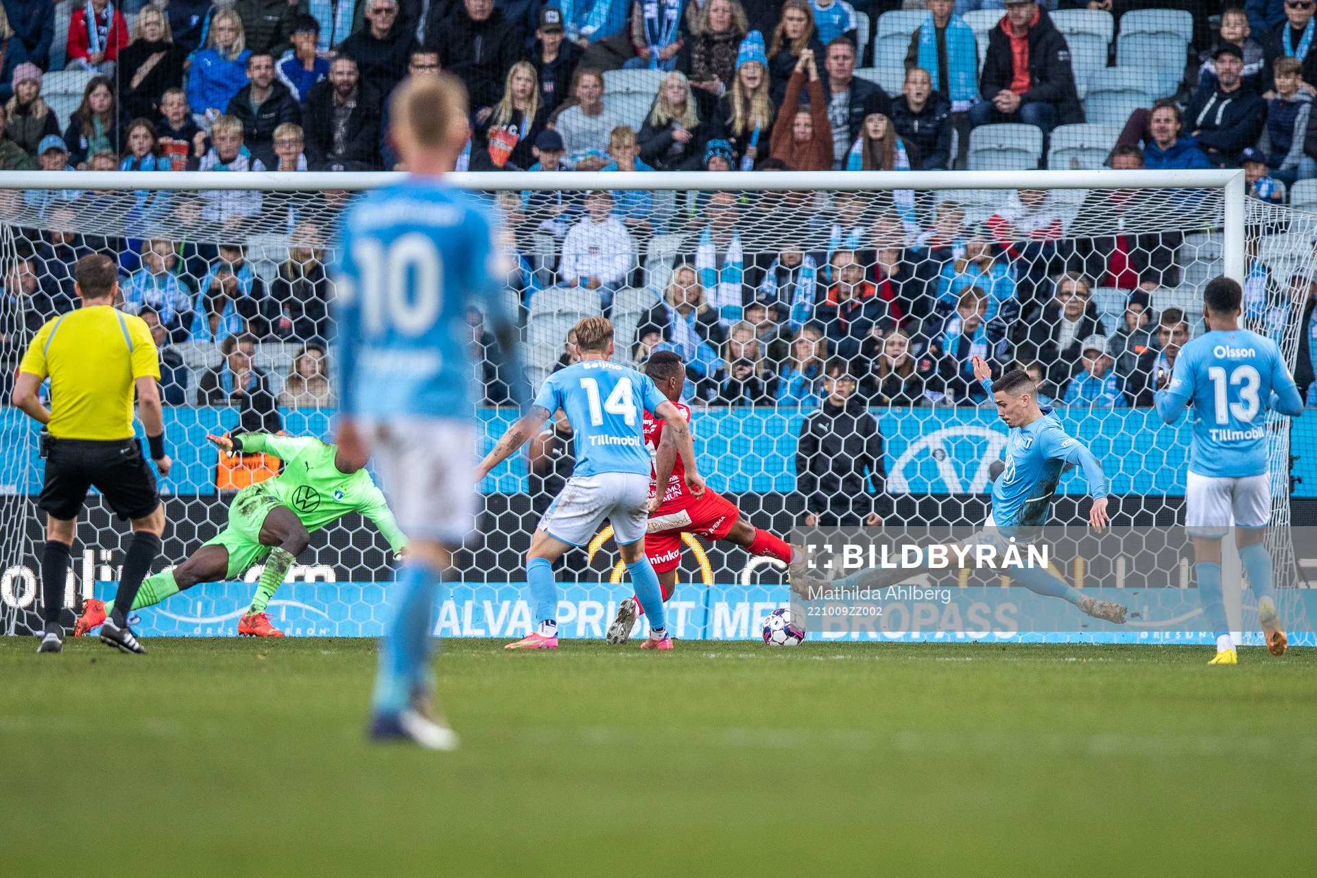 Värnamos Abdussalam Magashy och Malmö FFs Dennis