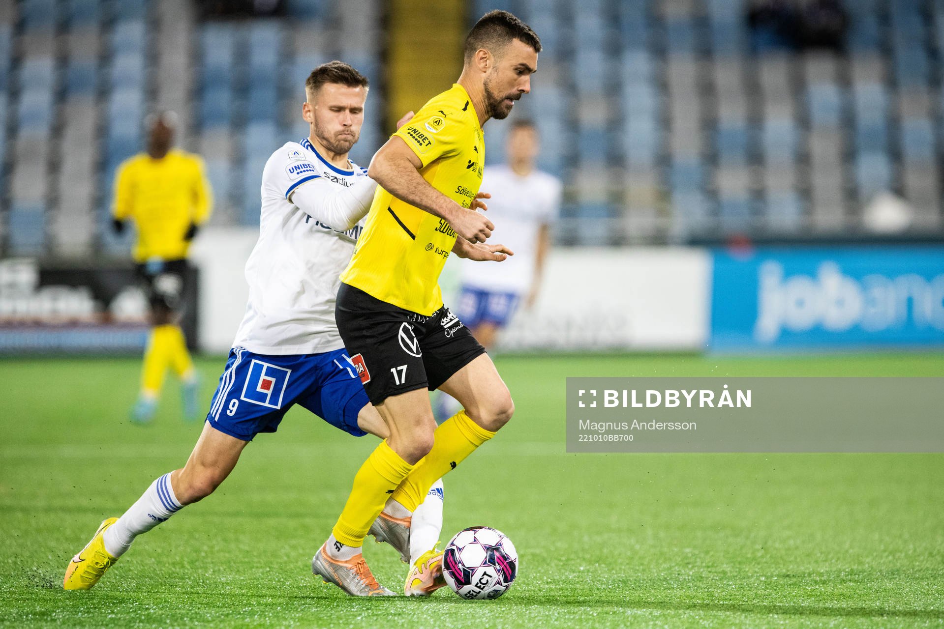 IFK Norrköpings Arnor Traustason och Mjällbys Carlos