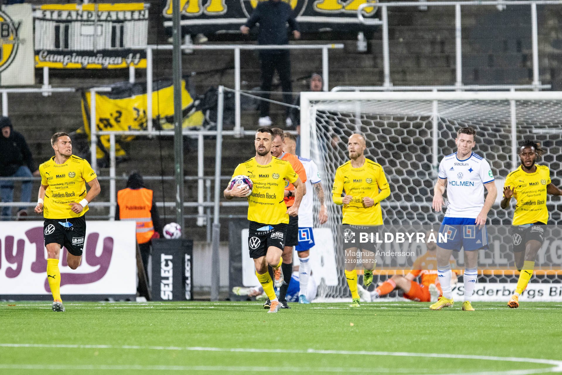 Mjällbys Silas Nwankwo jublar