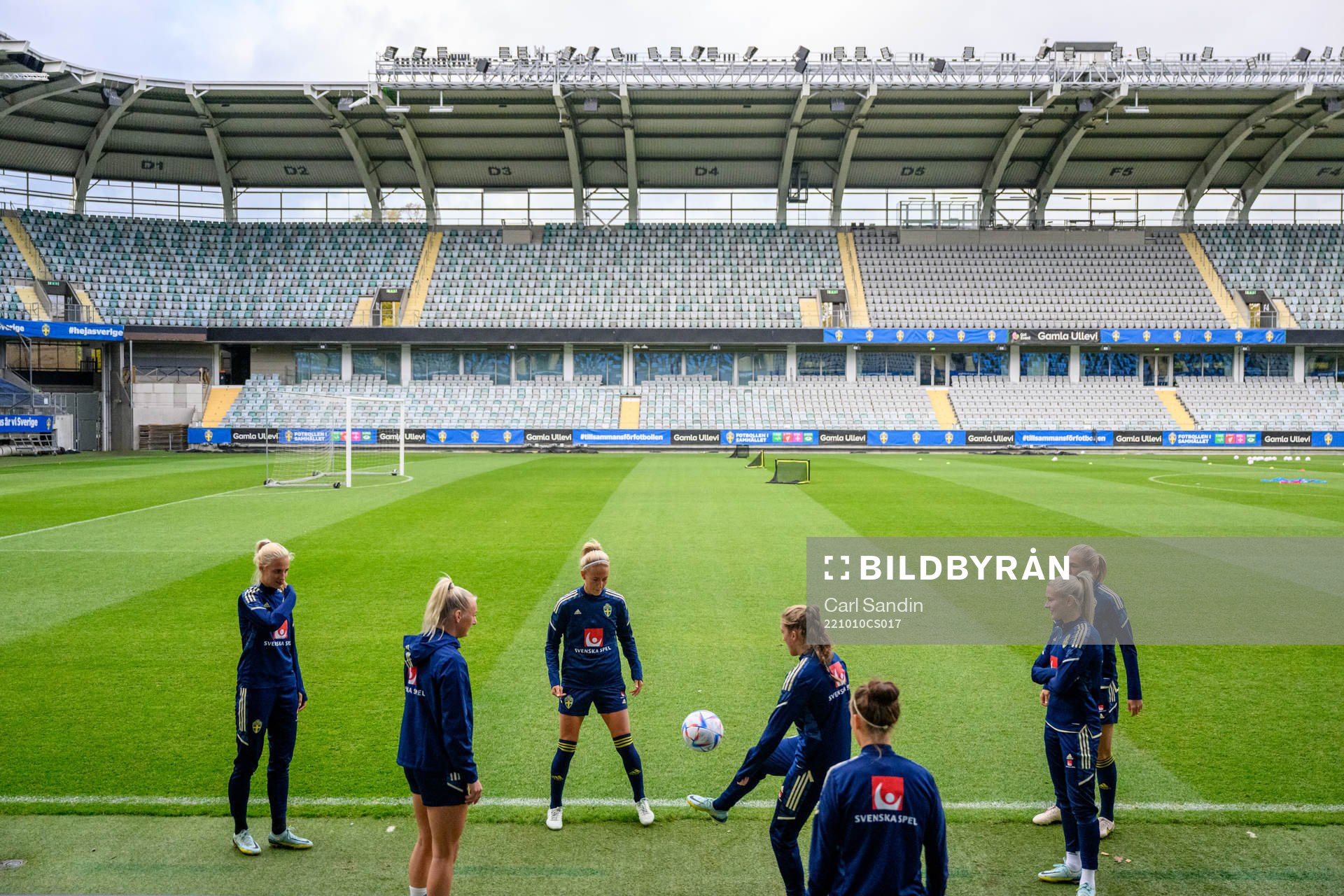 Nathalie Björn, Emma Kullberg and Amanda Nilden of the