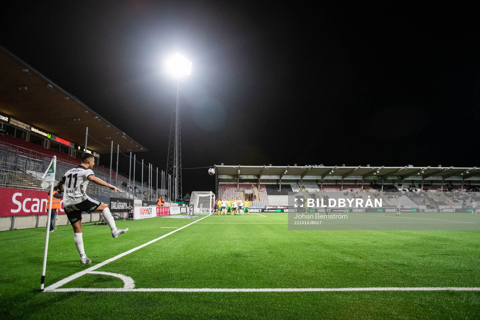 Örebros Jiloan Hamad under fotbollsmatchen i Superettan mellan Örebro och Dalkurd den 10 oktober 2022 i Örebro. 