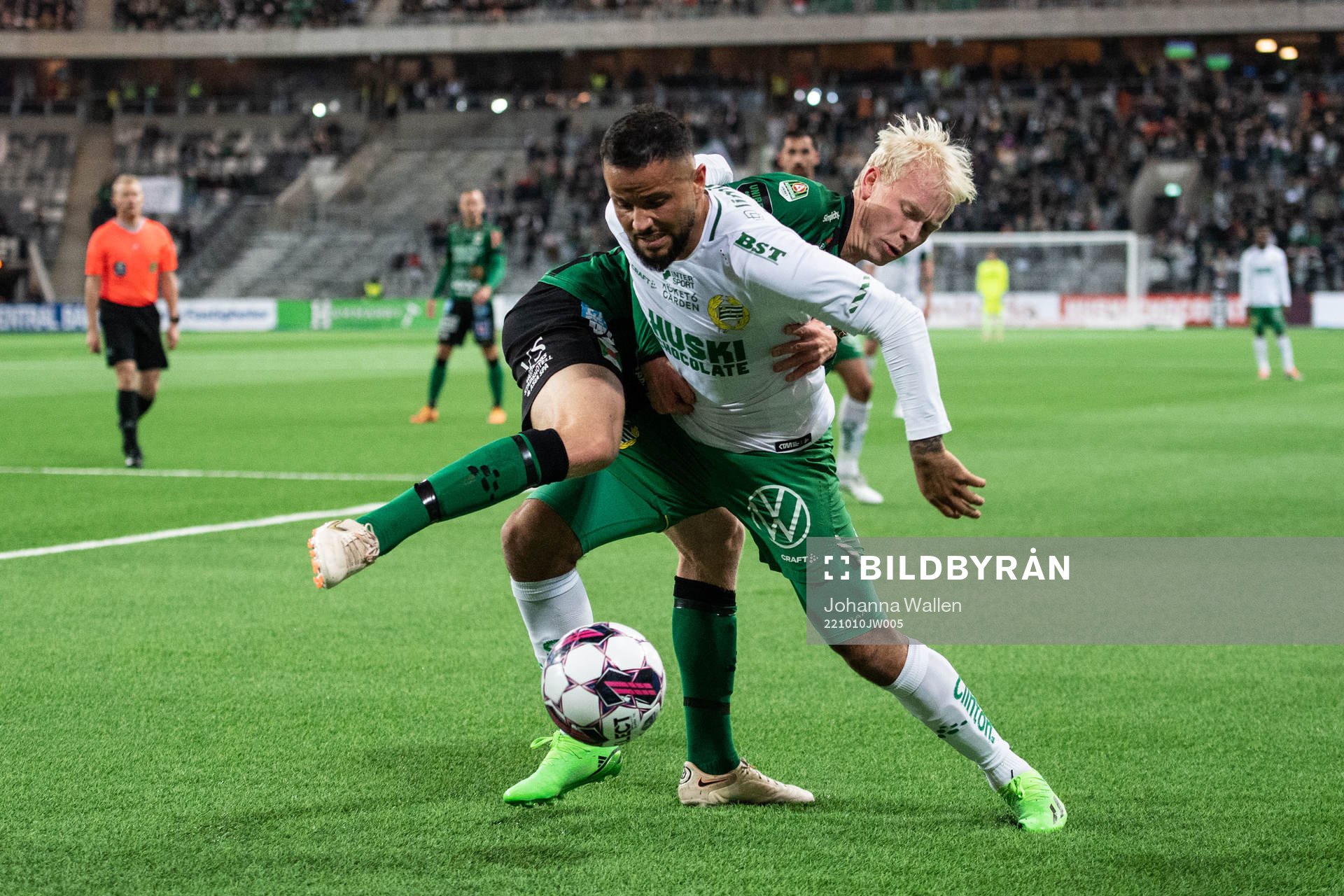Varbergs Andre Boman och Hammarbys Mohanad Jeahze