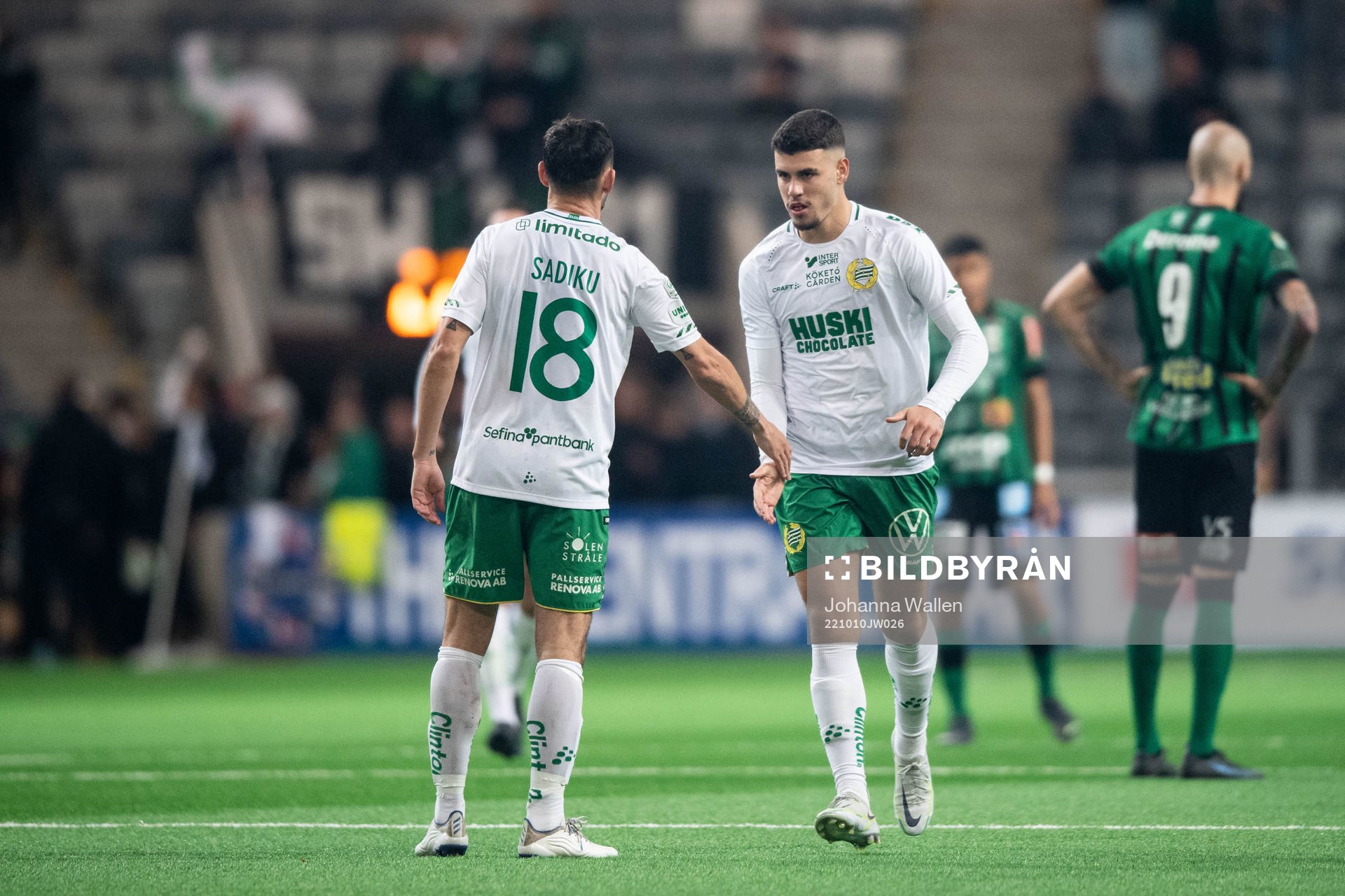 Hammarbys Loret Sadiku och Edvin Kurtulus jublar