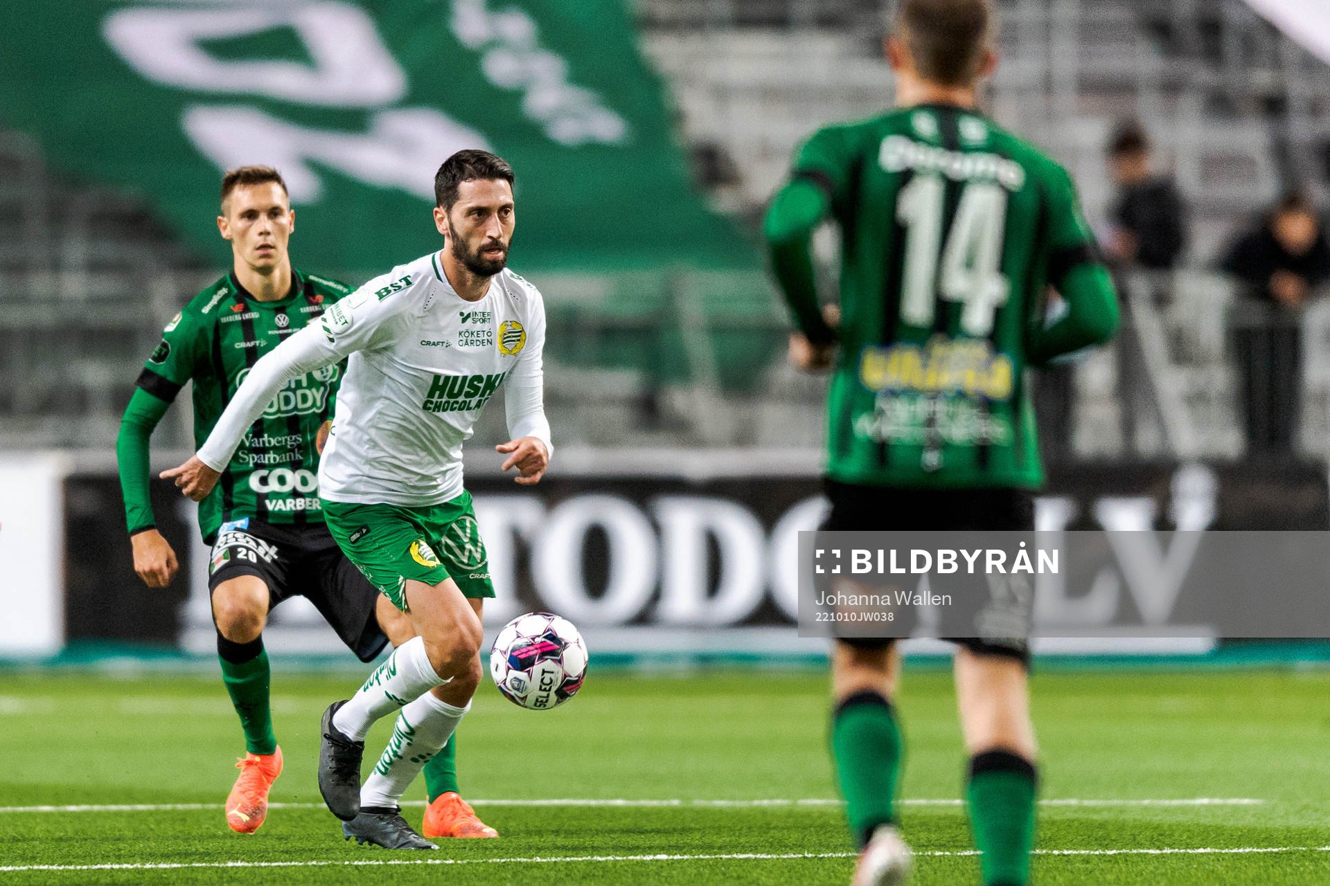 Varbergs Tobias Carlsson och Hammarbys Nahir Besara