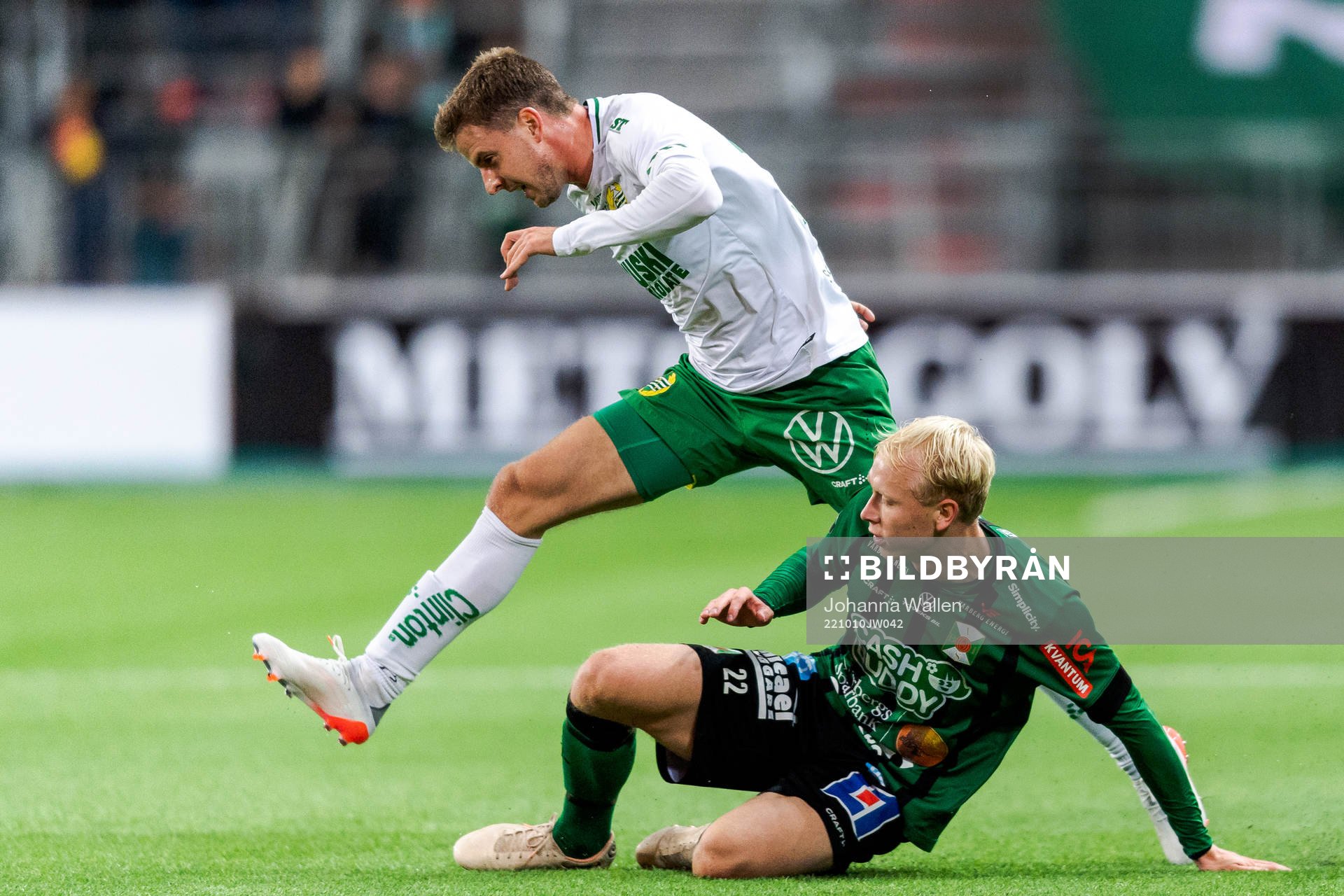 Hammarbys Joel Nilsson och Varbergs Andre Boman