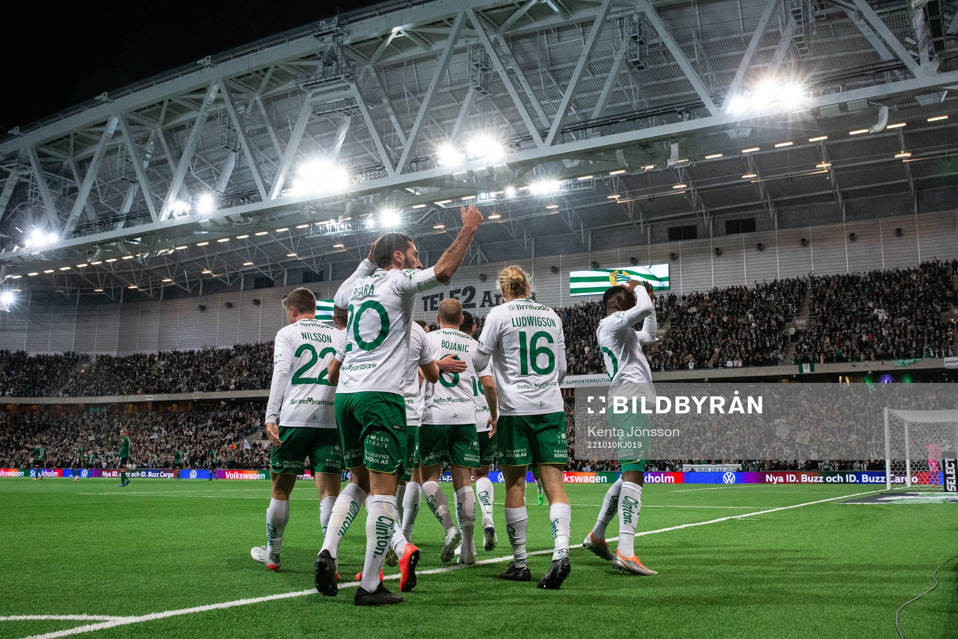 Hammarbys spelare jublar