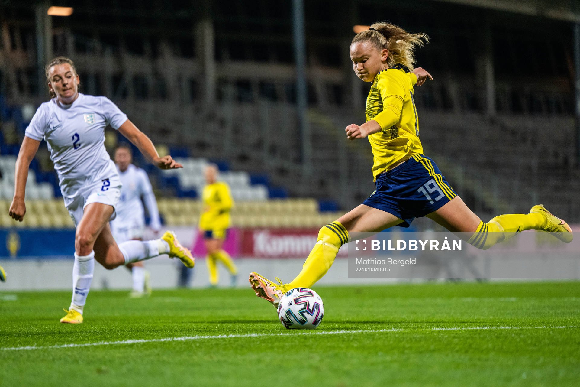 Jorja Fox of England and Matilda Vinberg of Sweden