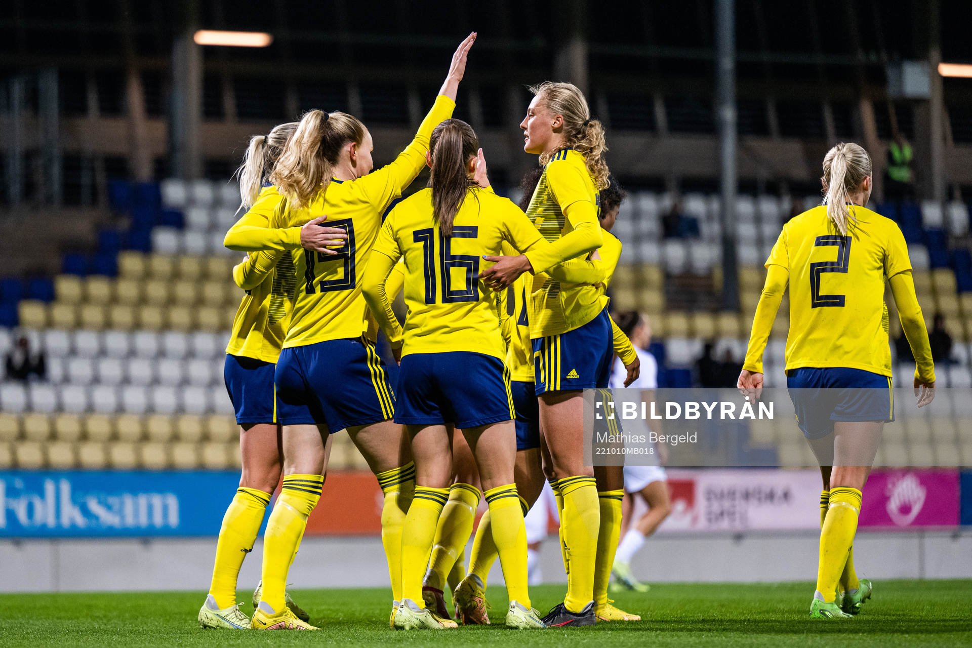 Matilda Vinberg of Sweden celebrates with team mates