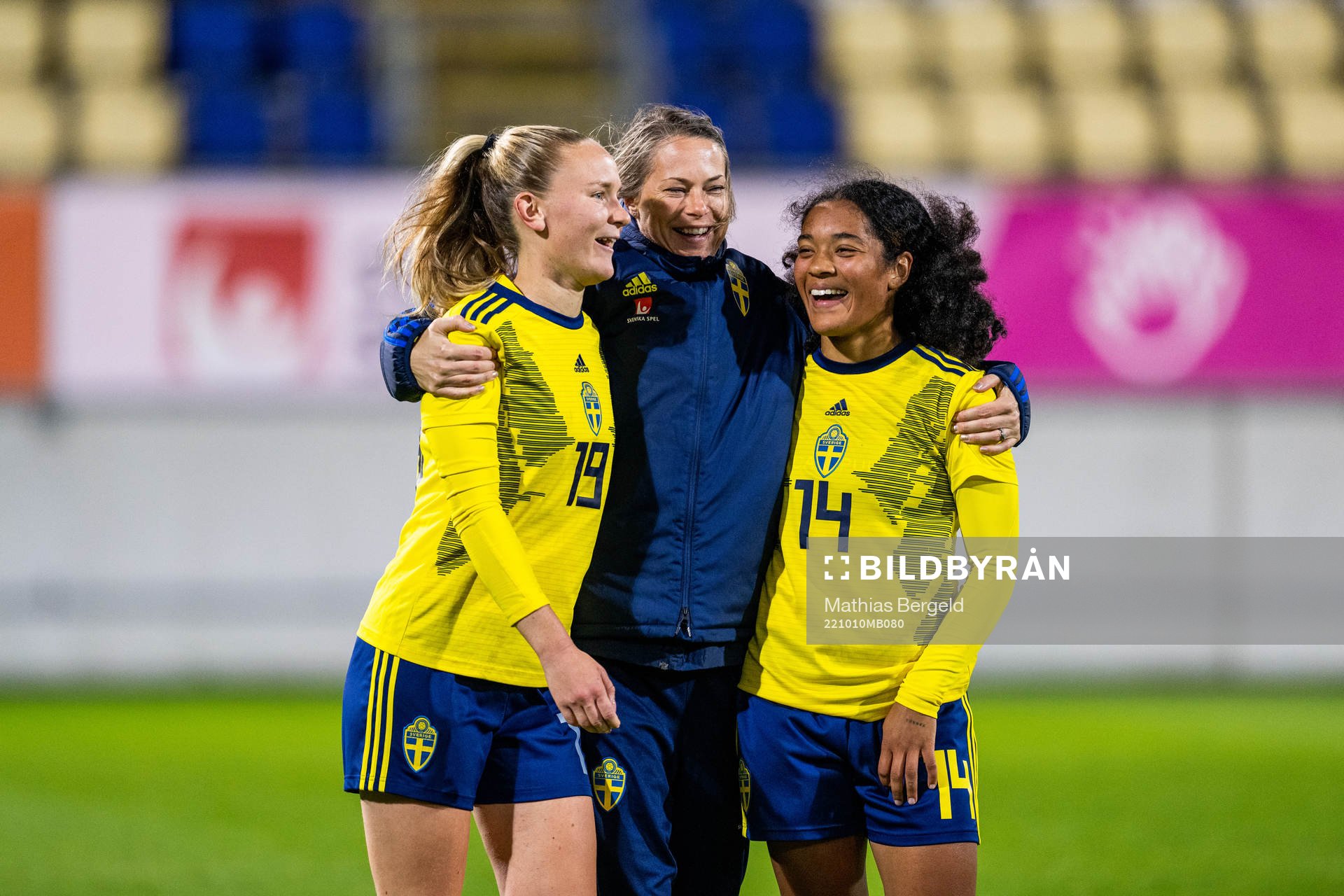 Matilda Vinberg, assistant coach Johanna Almgren and