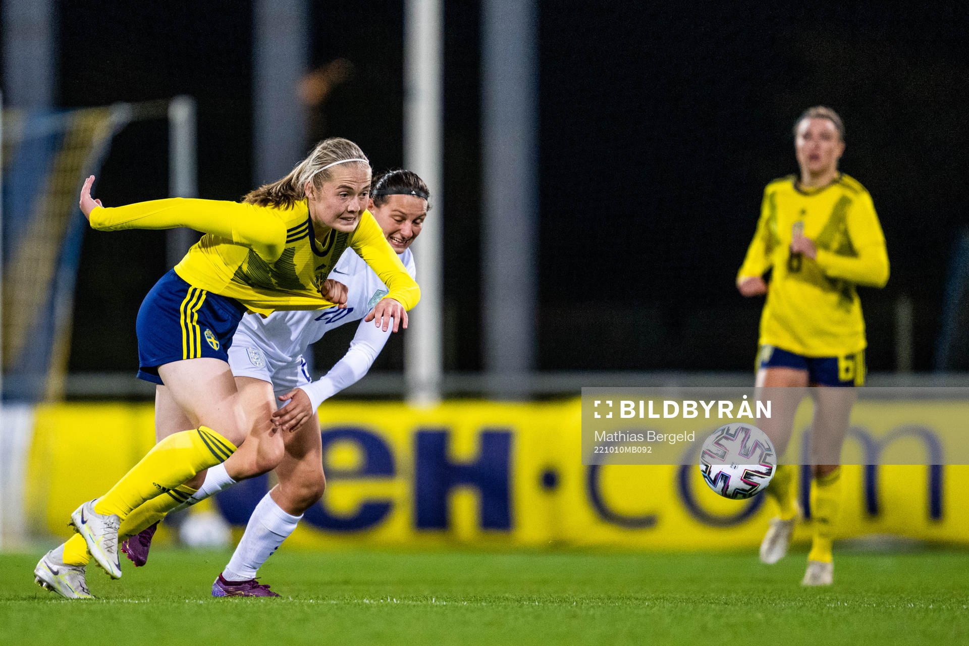 Paulina Nyström of Sweden and Mel Filis of England