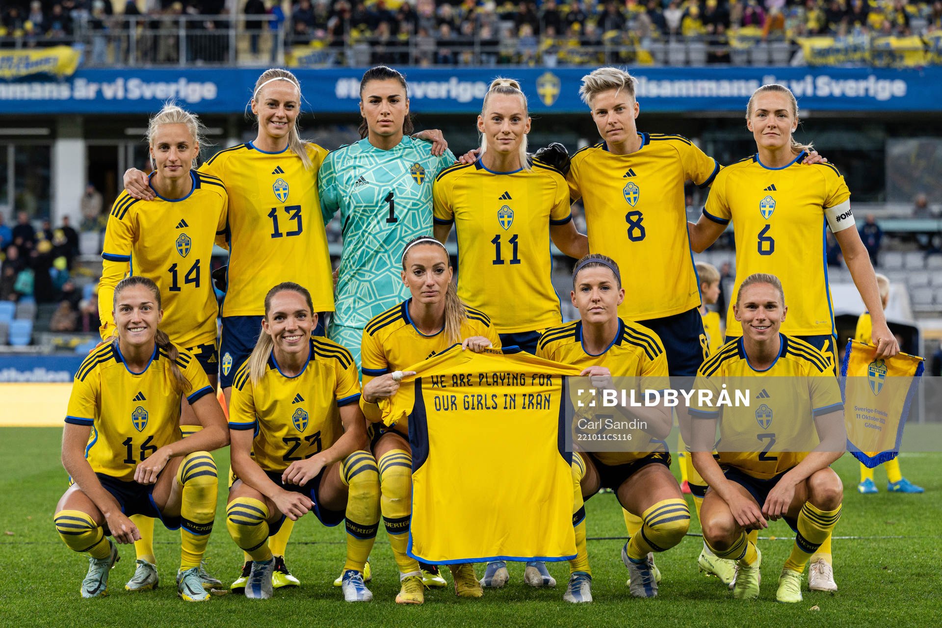 The starting eleven of Sweden pose for a team photo ahead of the women's international friendly football match between Sweden and France on October 11, 2022 in Gothenburg. Top left: Nathalie Björn , Amanda Ilestedt , goalkeeper Zecira Musovic , Stina Blackstenius , Lina Hurtig and Magdalena Eriksson. Bottom left: Filippa Angeldahl , Elin Rubensson , Kosovare Asllani , Olivia Schough and Jonna Andersson.