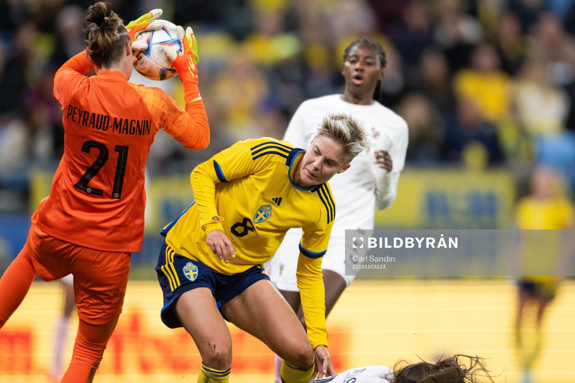 Goalkeeper Pauline Peyraud-Magnin of France and Lina Hurtig