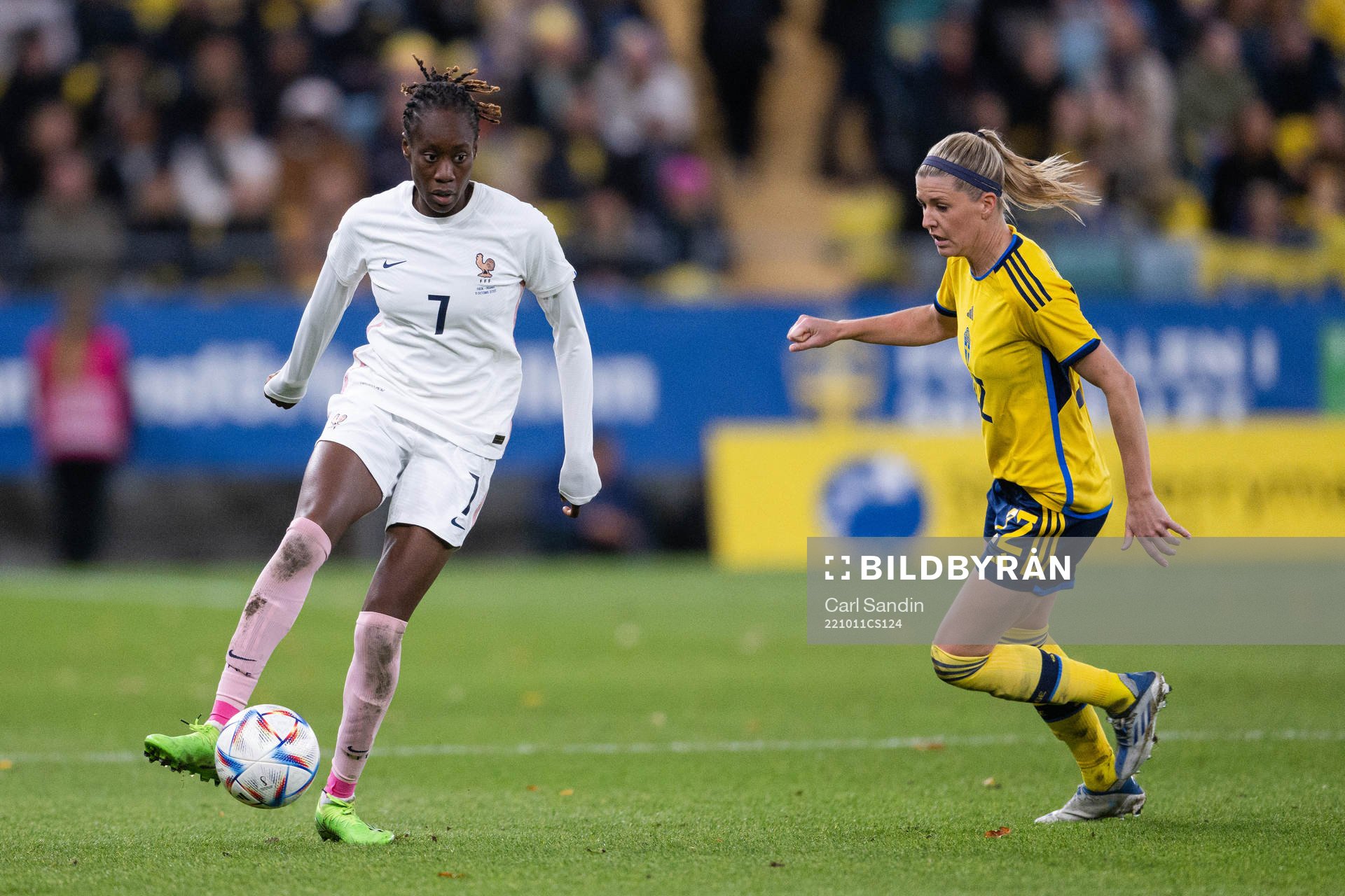 Ouleymata Sarr of France and Olivia Schough of Sweden