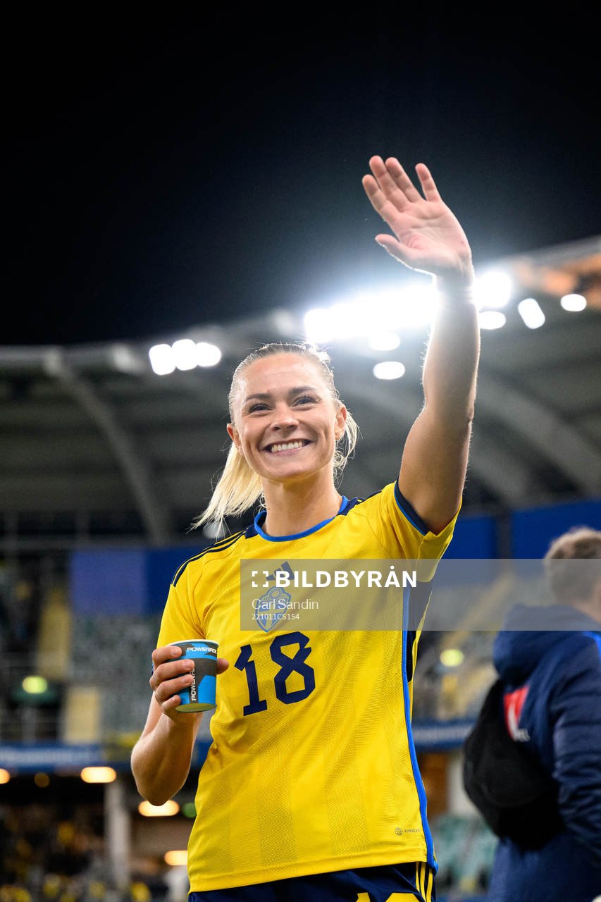 Fridolina Rolfö of Sweden celebrates